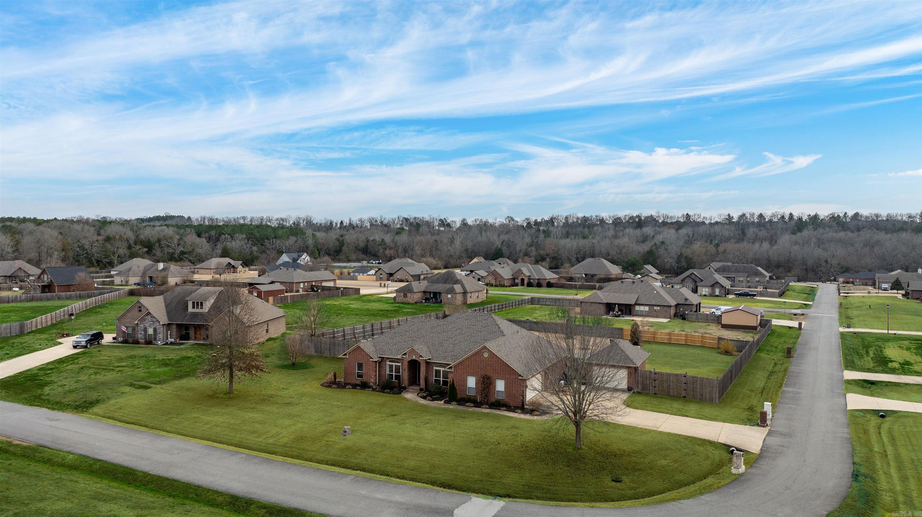 HUNTINGTON ESTATES - Residential