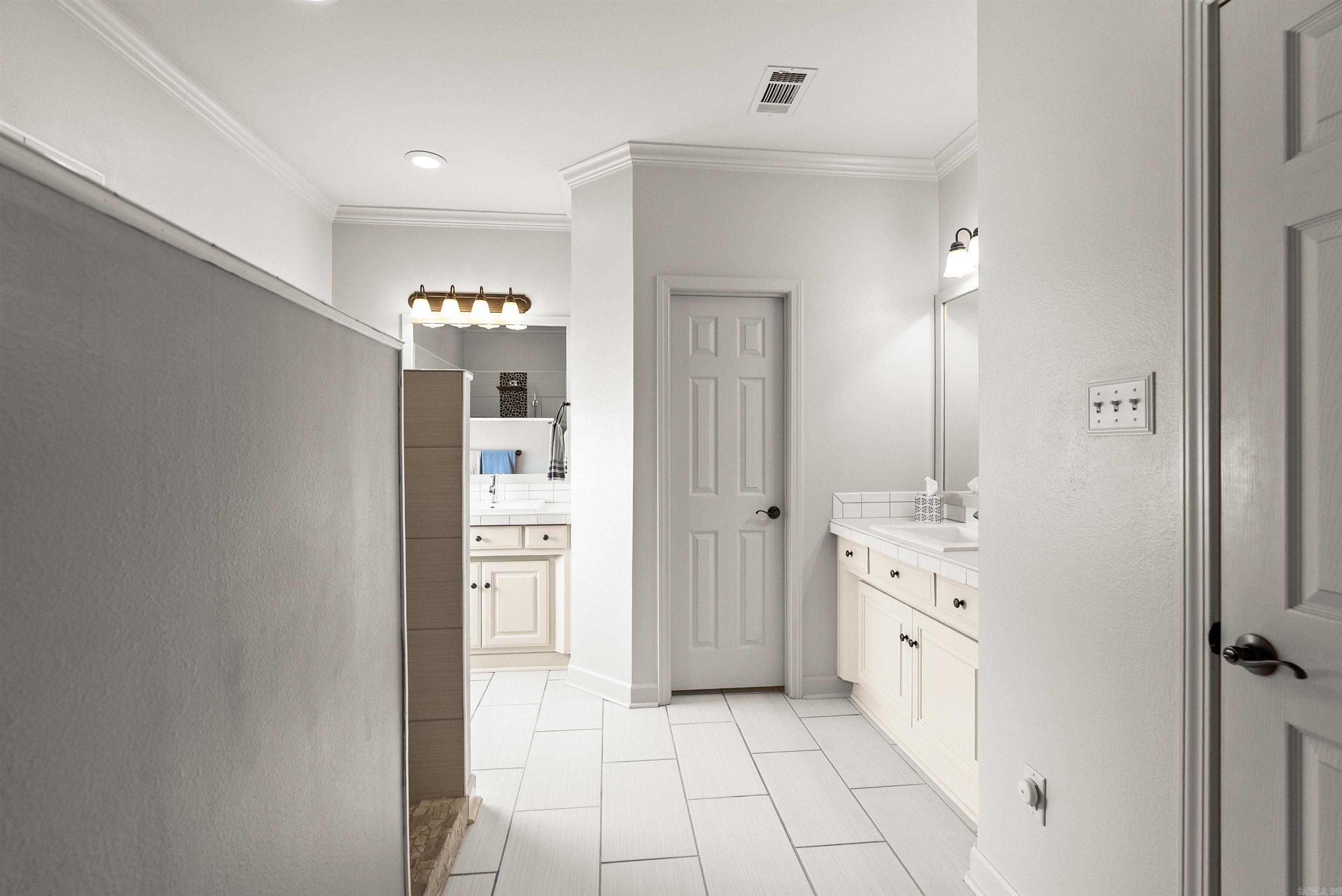 HUNTINGTON ESTATES - Residential