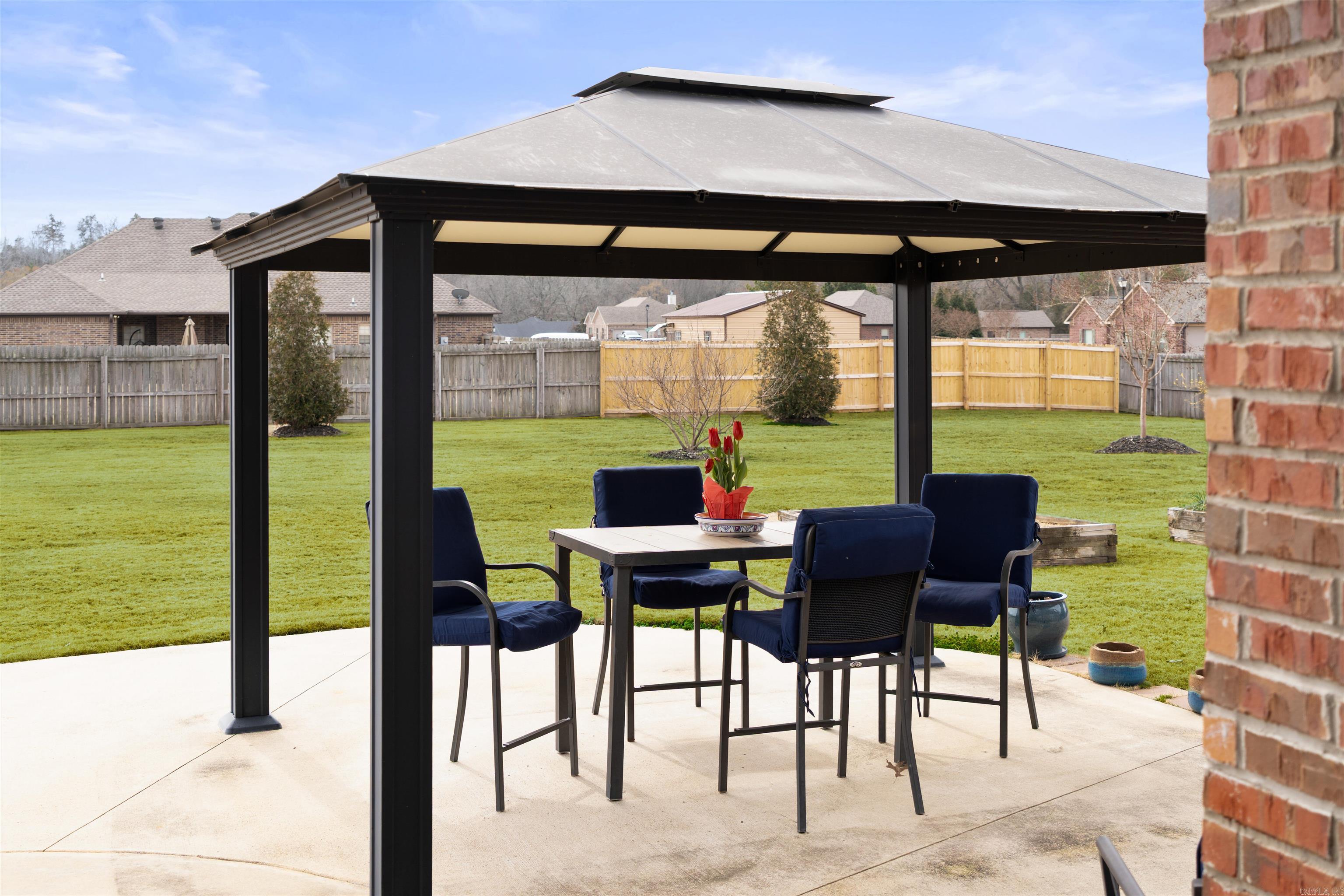 HUNTINGTON ESTATES - Residential