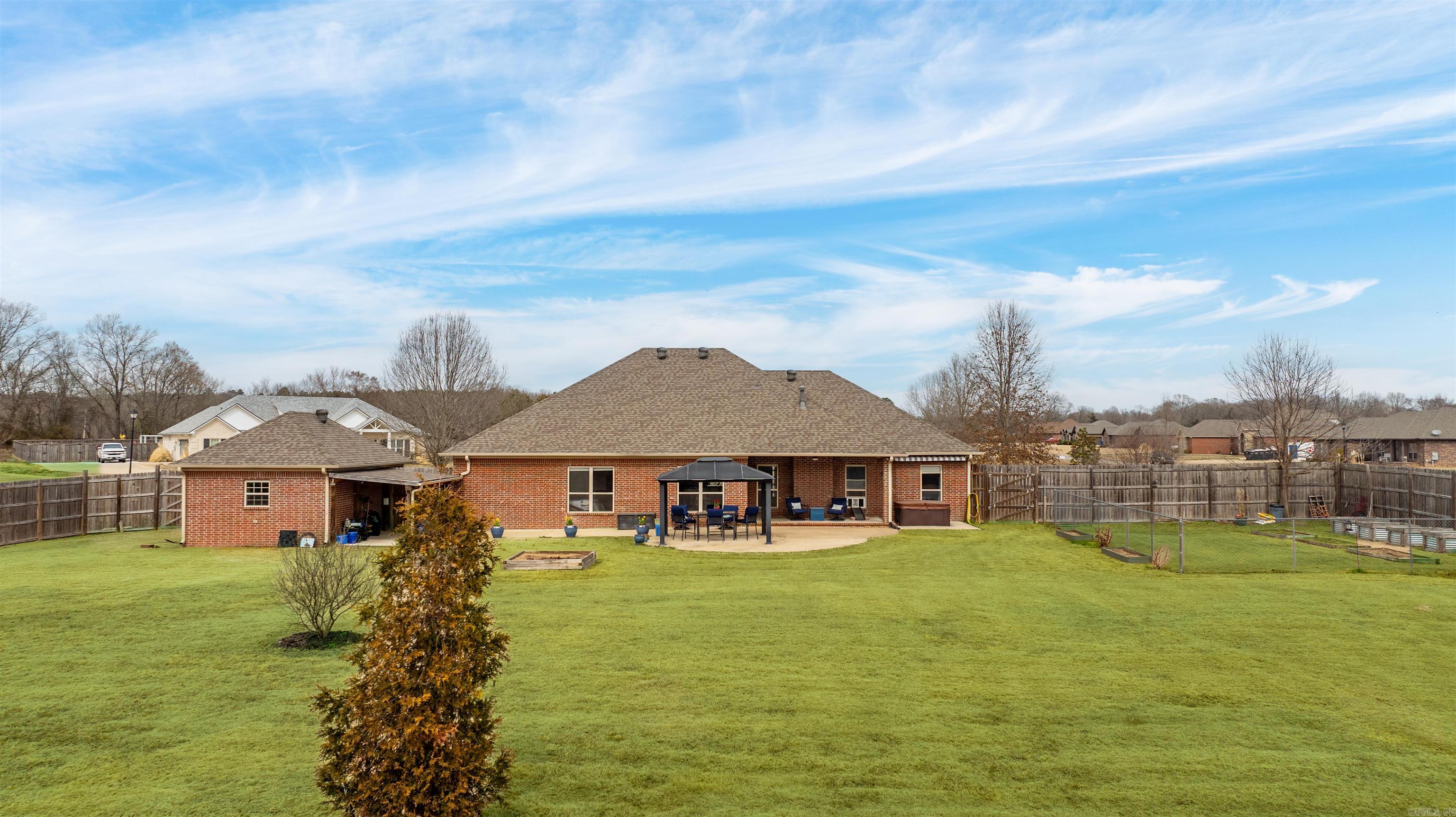 HUNTINGTON ESTATES - Residential