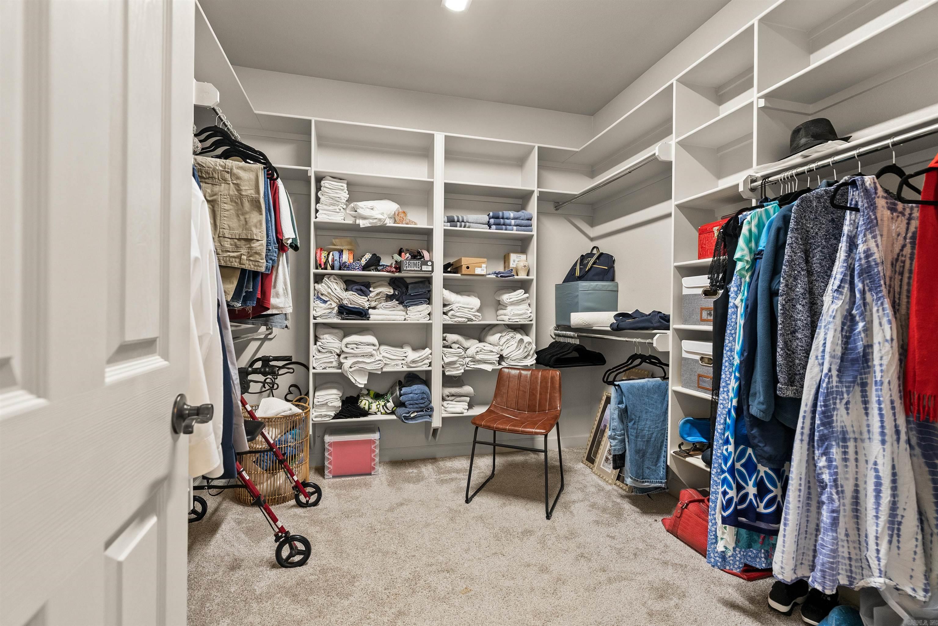 HUNTINGTON ESTATES - Residential