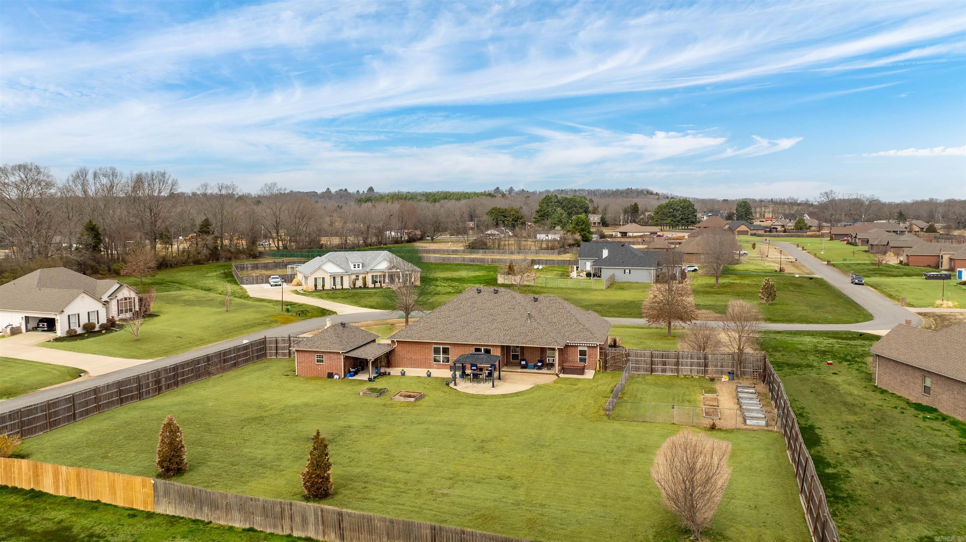 HUNTINGTON ESTATES - Residential