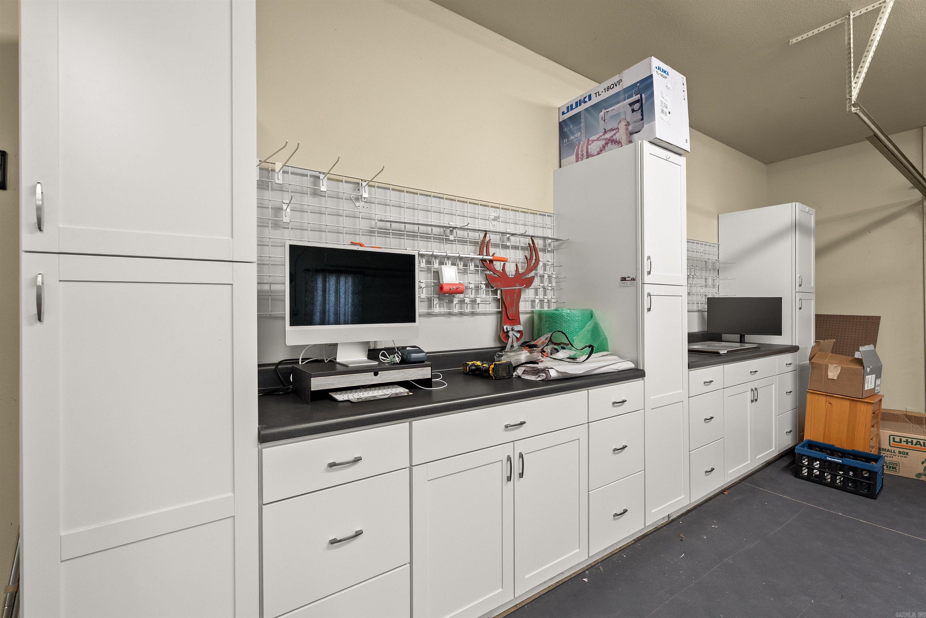 HUNTINGTON ESTATES - Residential