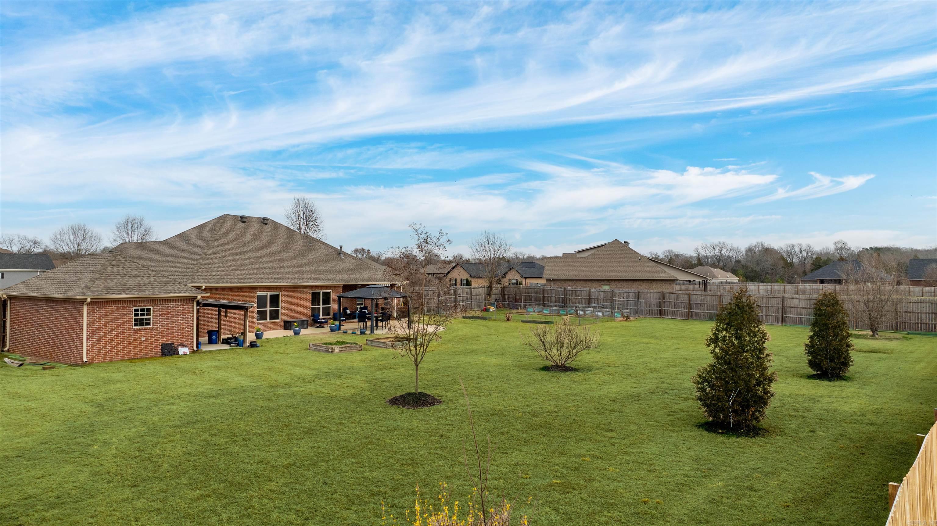 HUNTINGTON ESTATES - Residential