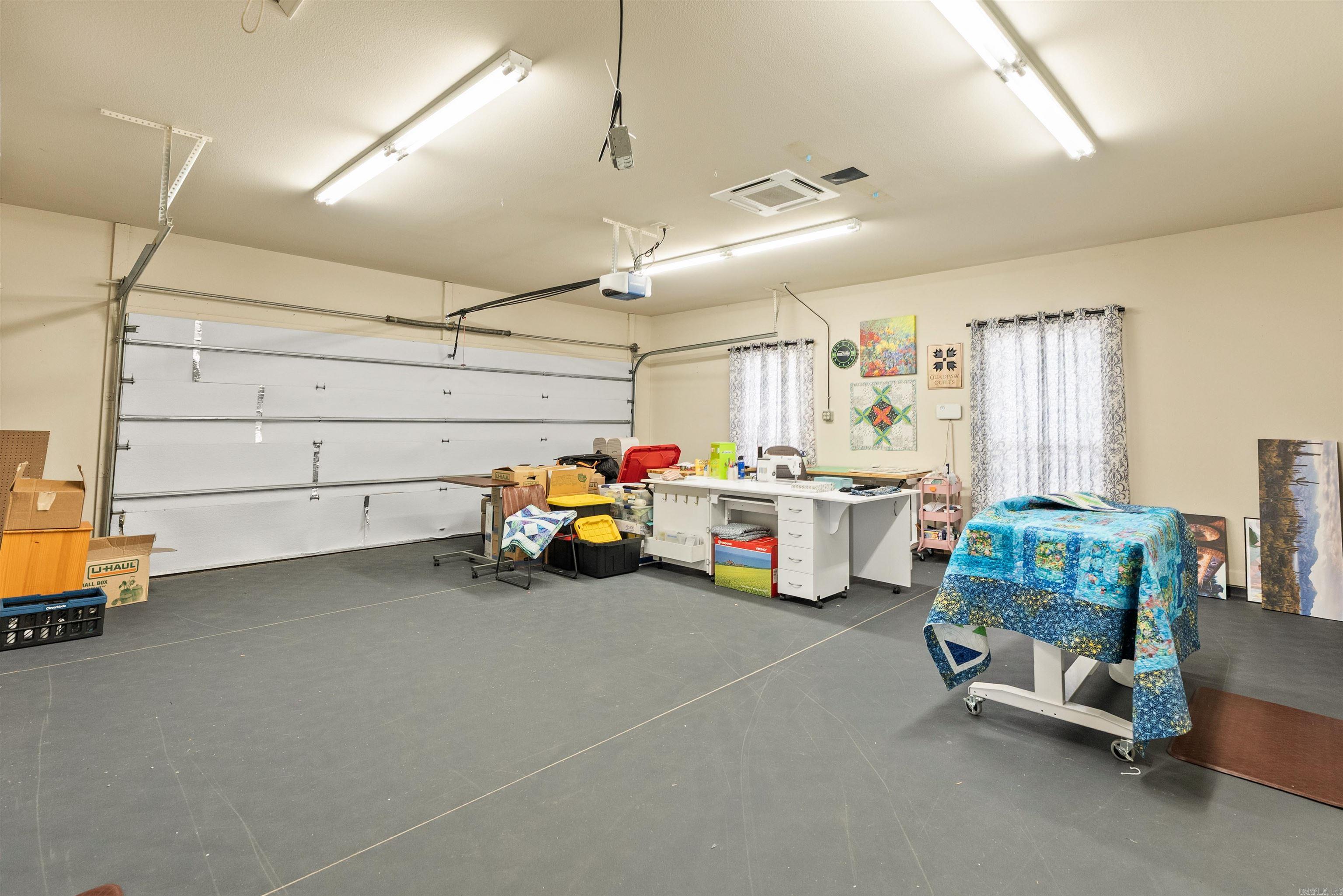 HUNTINGTON ESTATES - Residential