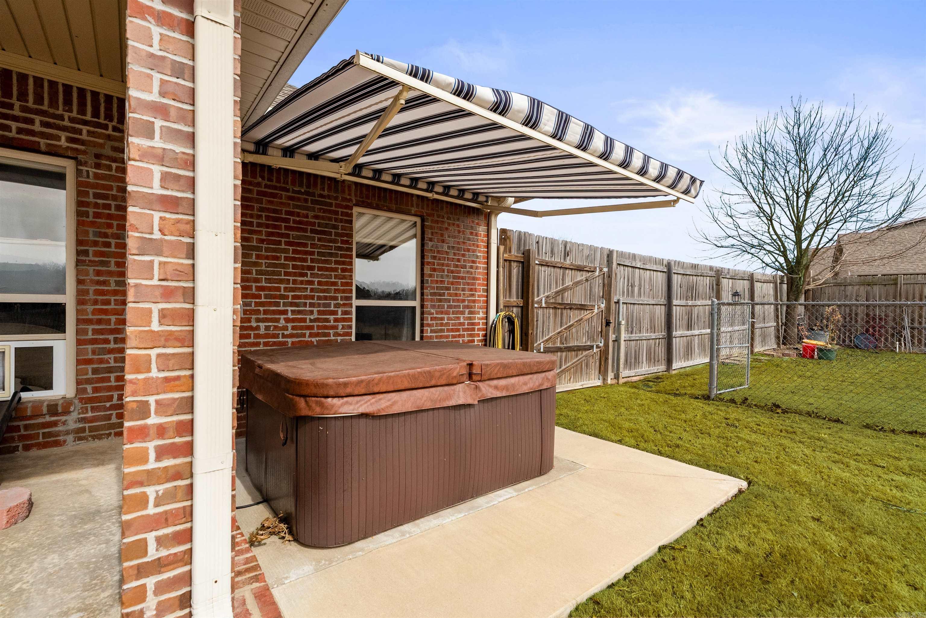 HUNTINGTON ESTATES - Residential