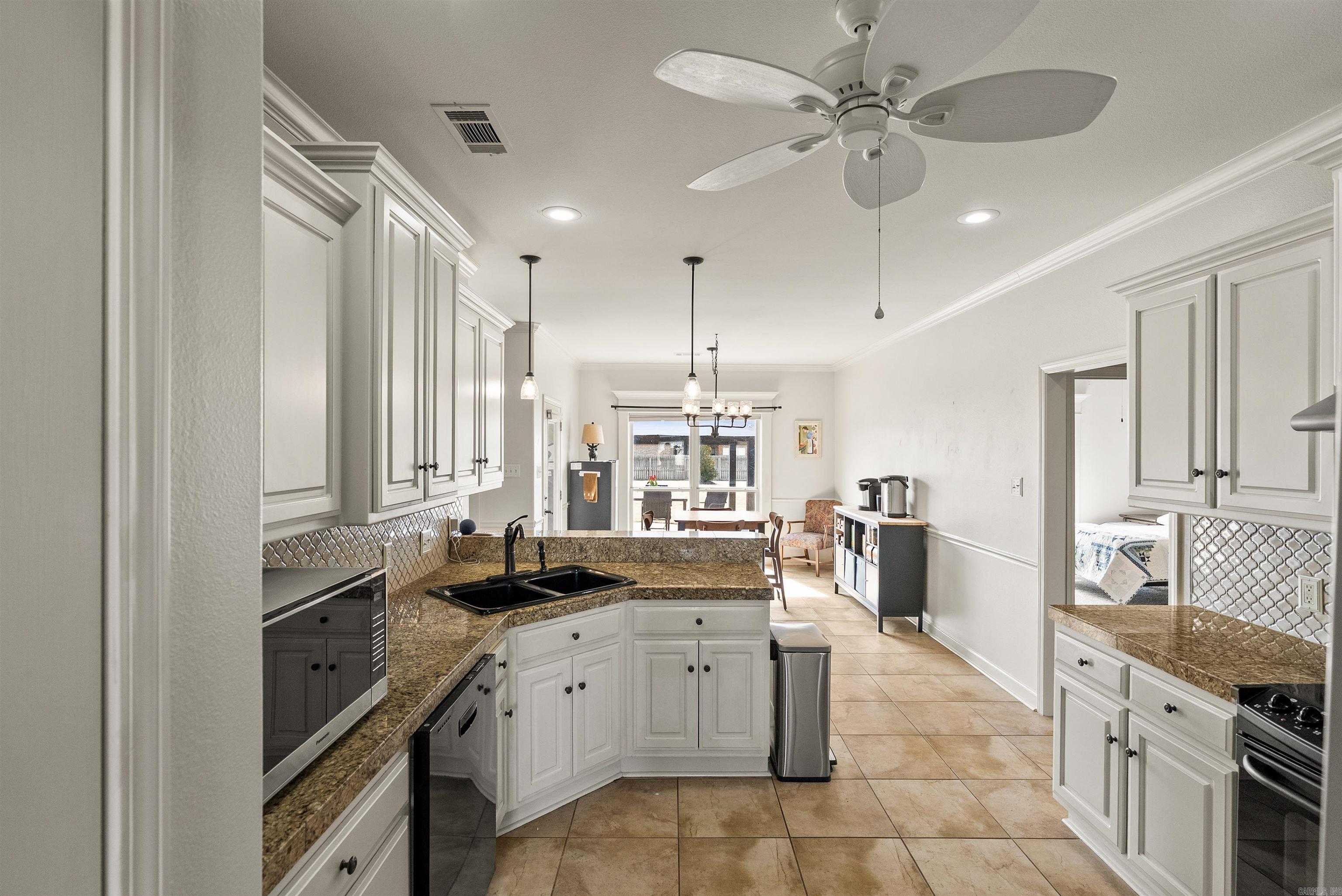 HUNTINGTON ESTATES - Residential