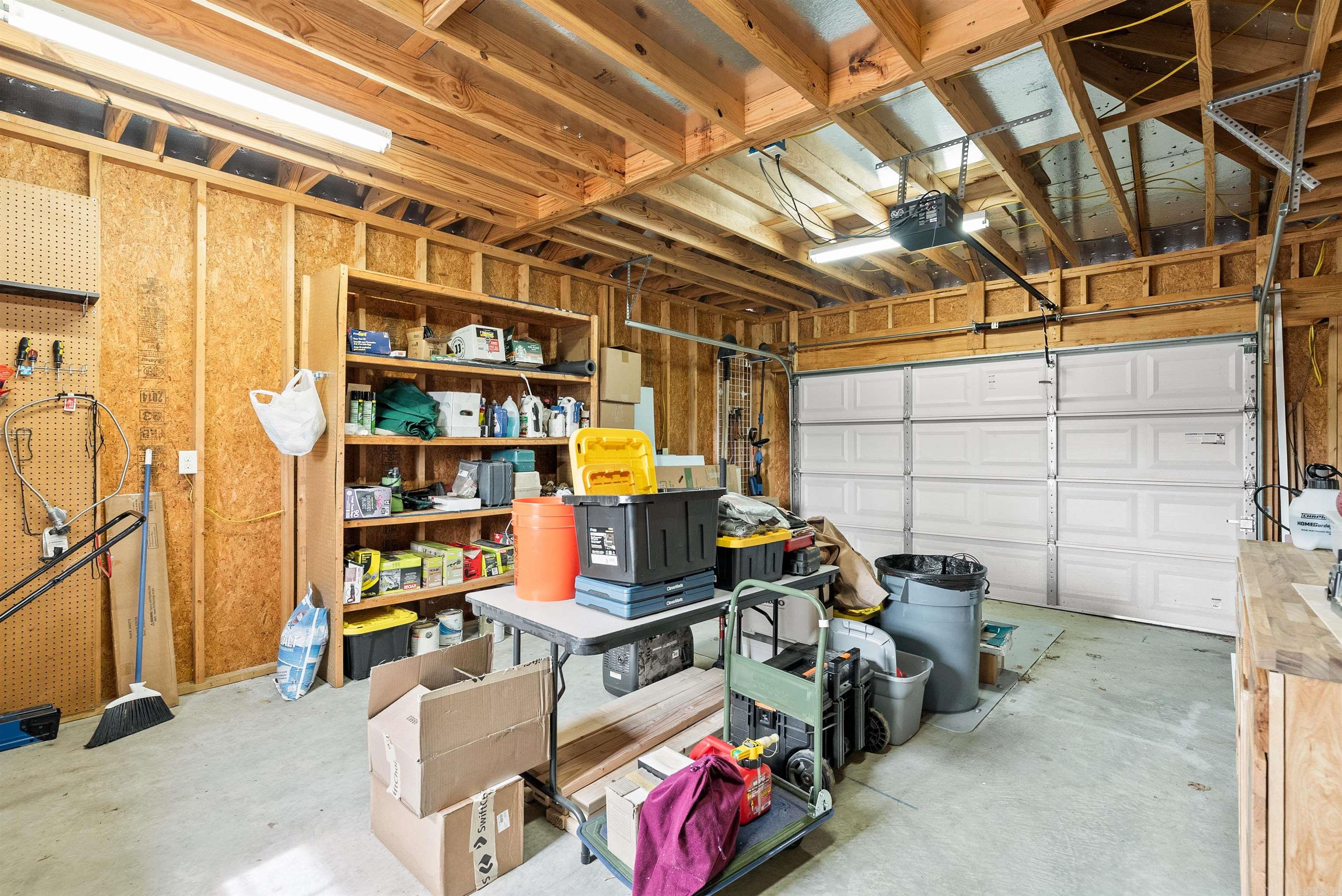 HUNTINGTON ESTATES - Residential