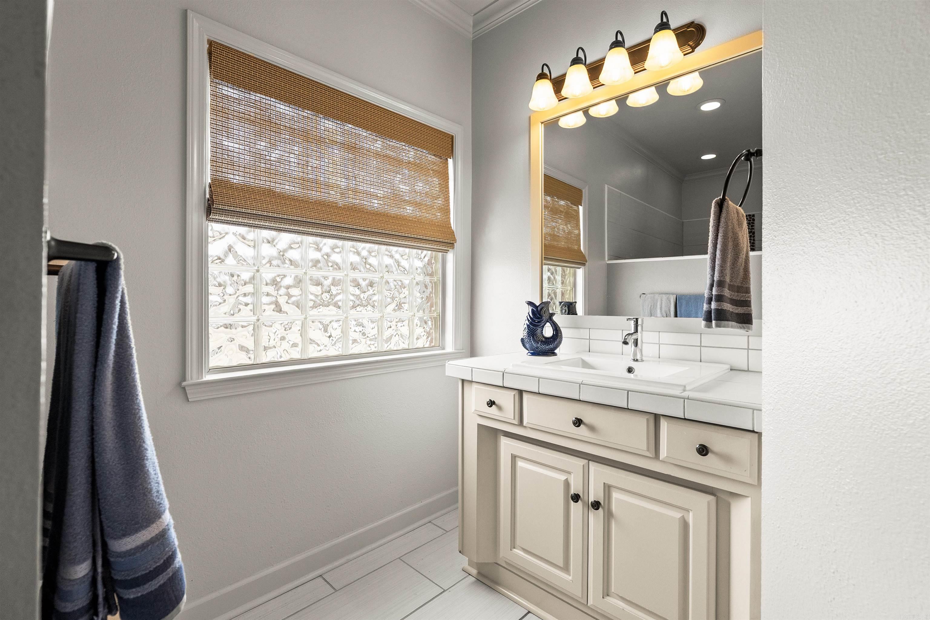 HUNTINGTON ESTATES - Residential