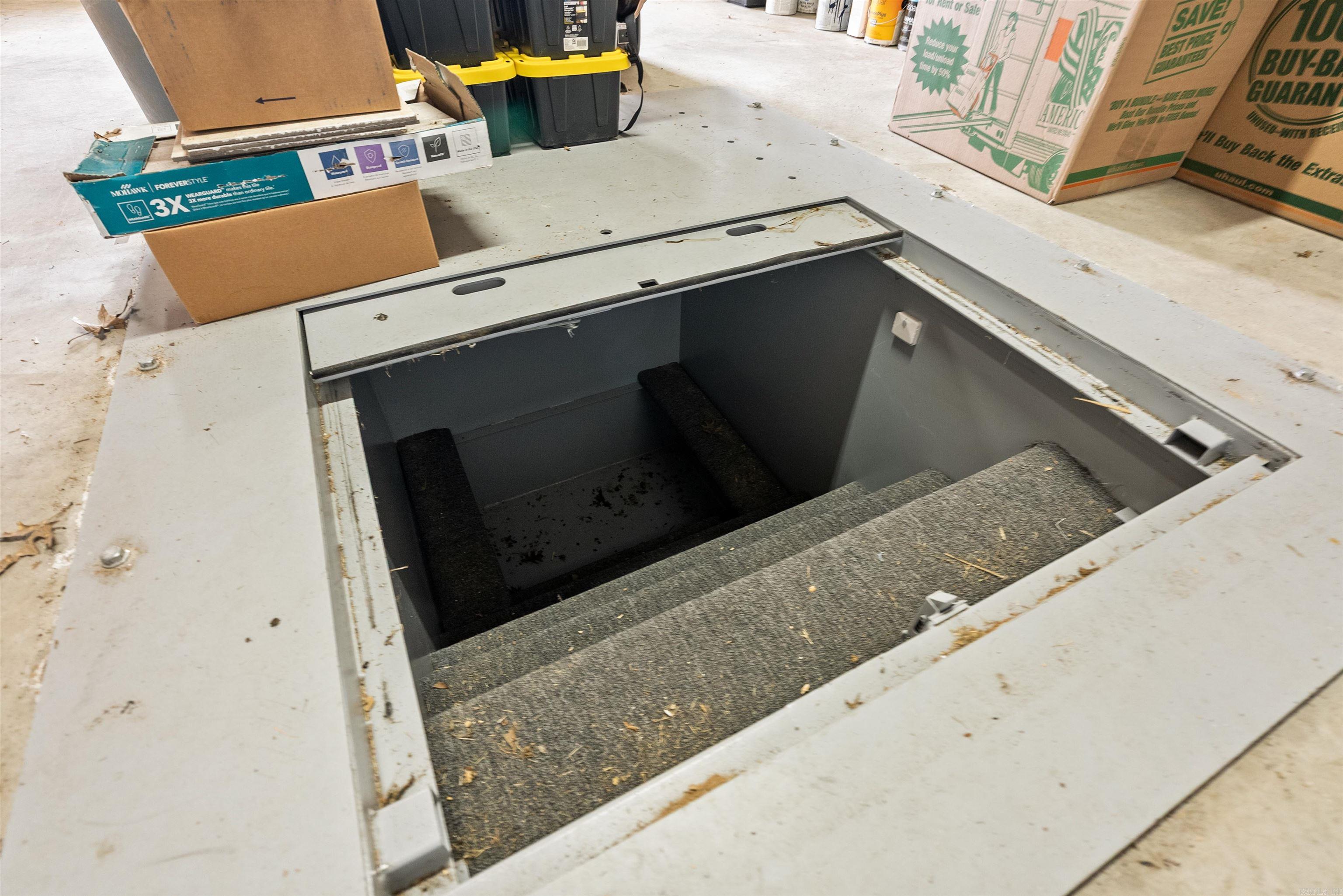 HUNTINGTON ESTATES - Residential