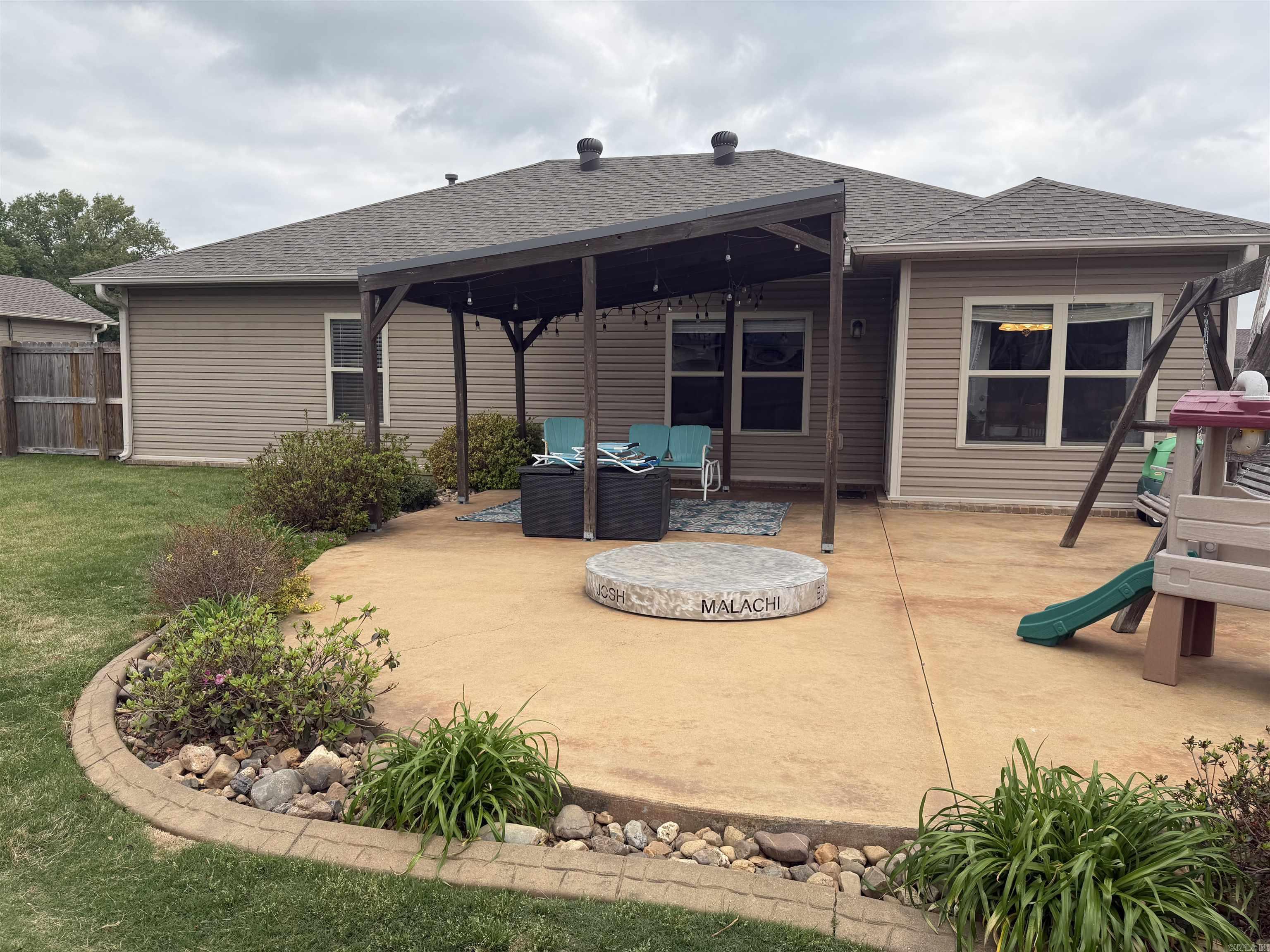 CAROLINE ACRES - Residential