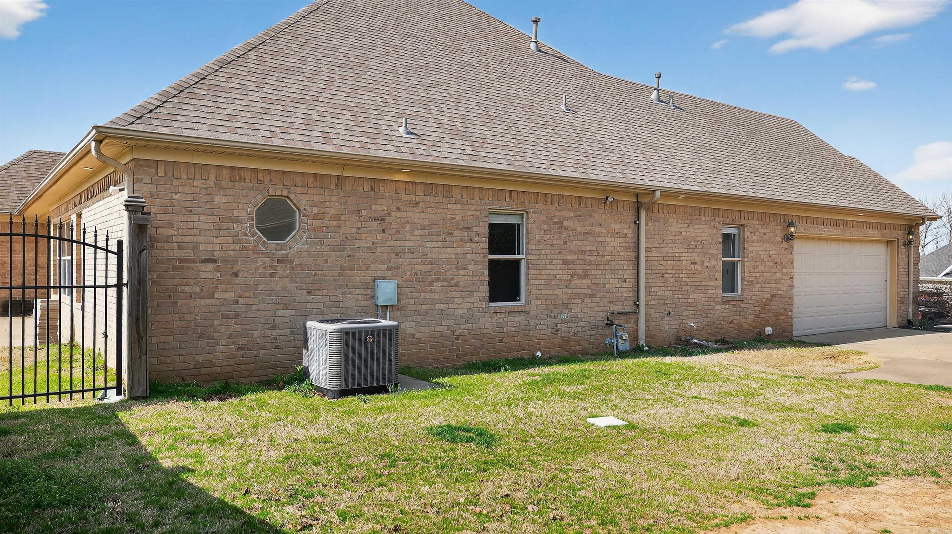 STONE RIDGE AT CYPRESS CREEK - Residential