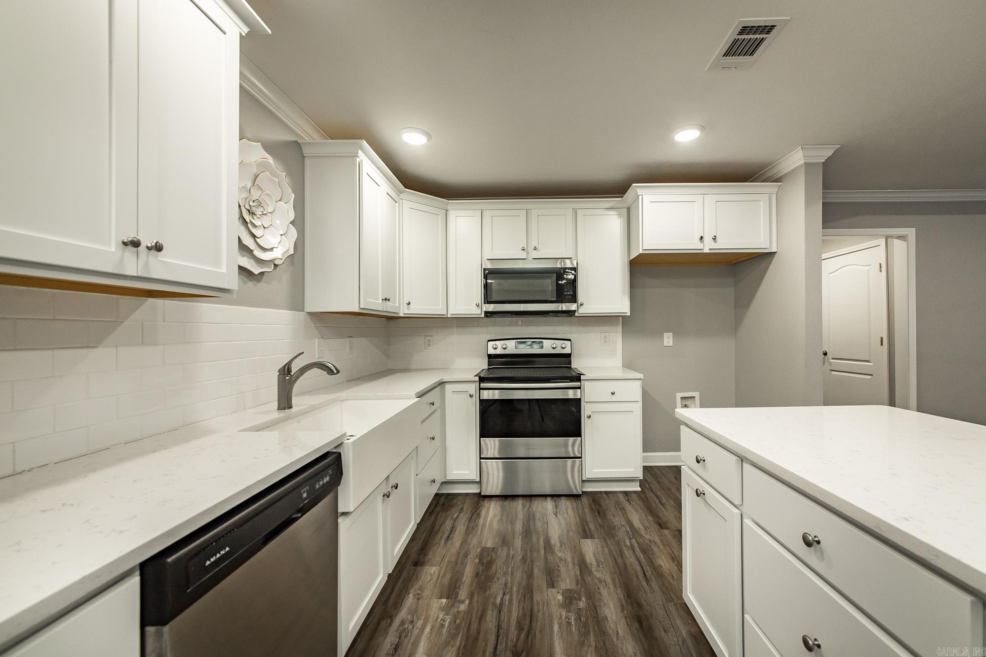 HIDDEN VALLEY ESTATES - Residential