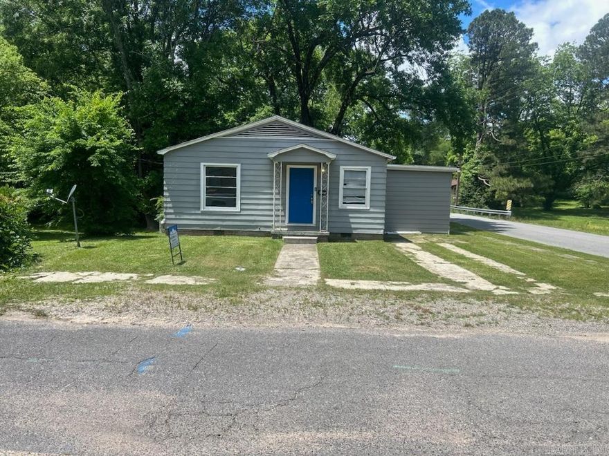 Looking for a home to rent in the Malvern area? This 3 bed 1 bath home offers an additional living room off of the kitchen, and a fully fenced-in backyard. Call today to set up your private showing