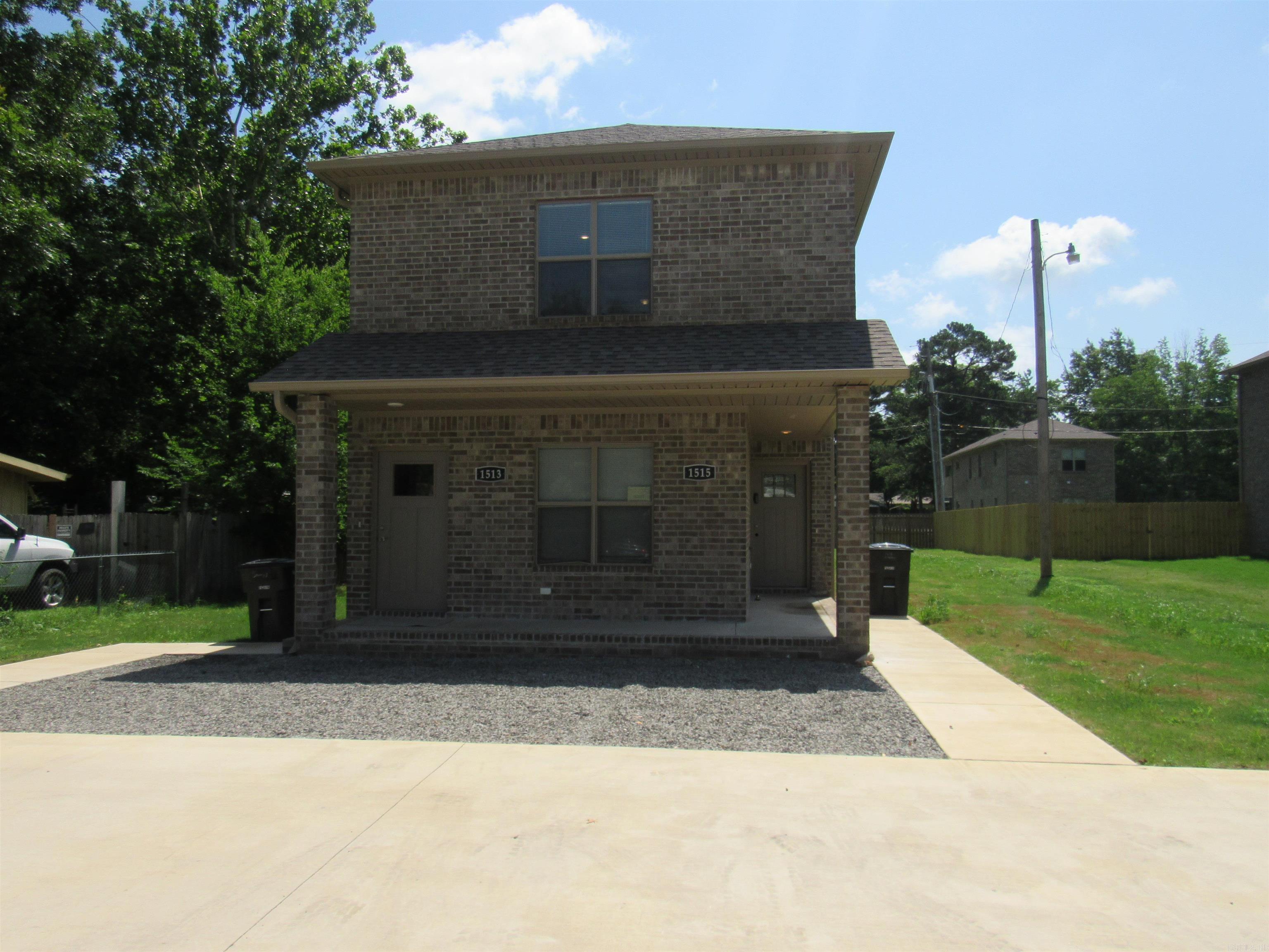 Special Offer! $500 OFF Your First Month's Rent! For Rent ā Modern 2024 Duplex | 3 Bed, 2 Bath + Sunroom/Office | Near LRAFB & Little Rock This recently built 2024 duplex offers a spacious, modern layout with all the comforts of home. Each well-maintained unit features: 3 bedrooms and 2 full bathrooms A bright sunroom or home office ā perfect for remote work, hobbies, or extra living space In-unit laundry connections Two dedicated parking spaces A partially wood-fenced backyard ā great for kids, or weekend relaxation Conveniently located just minutes from: Little Rock Air Force Base (LRAFB) Downtown Little Rock Little Rock Airport Hospitals, shopping centers, restaurants, and more Set in a quiet and family-friendly neighborhood, this rental offers a great mix of comfort, location, and value ā ideal for families, professionals, or military tenants. Now available ā contact us to schedule a showing! This property will be managed by the owner, and any lease signed will be directly with the owner. Call Heather with any questions at 501-350-0540.