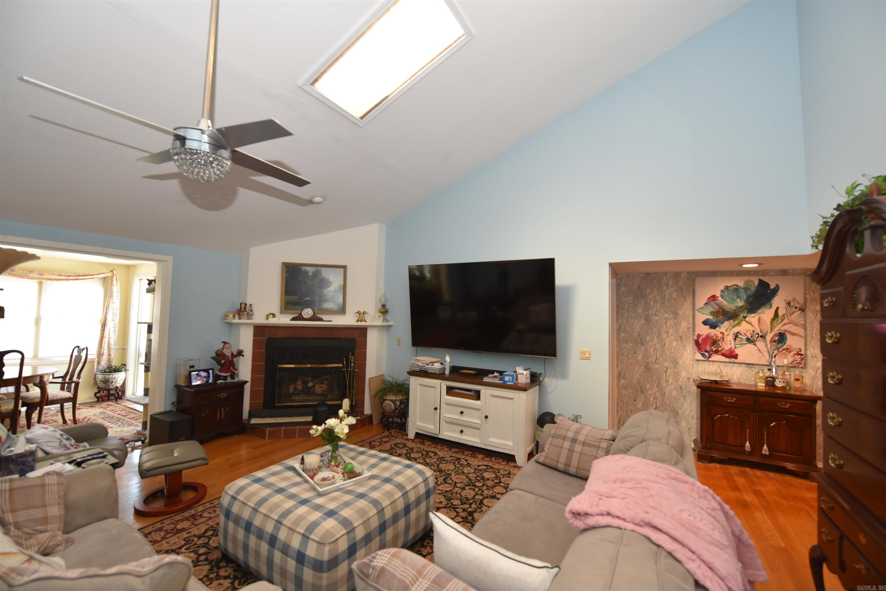 COUNTRY CLUB RIDGE TOWN - Residential