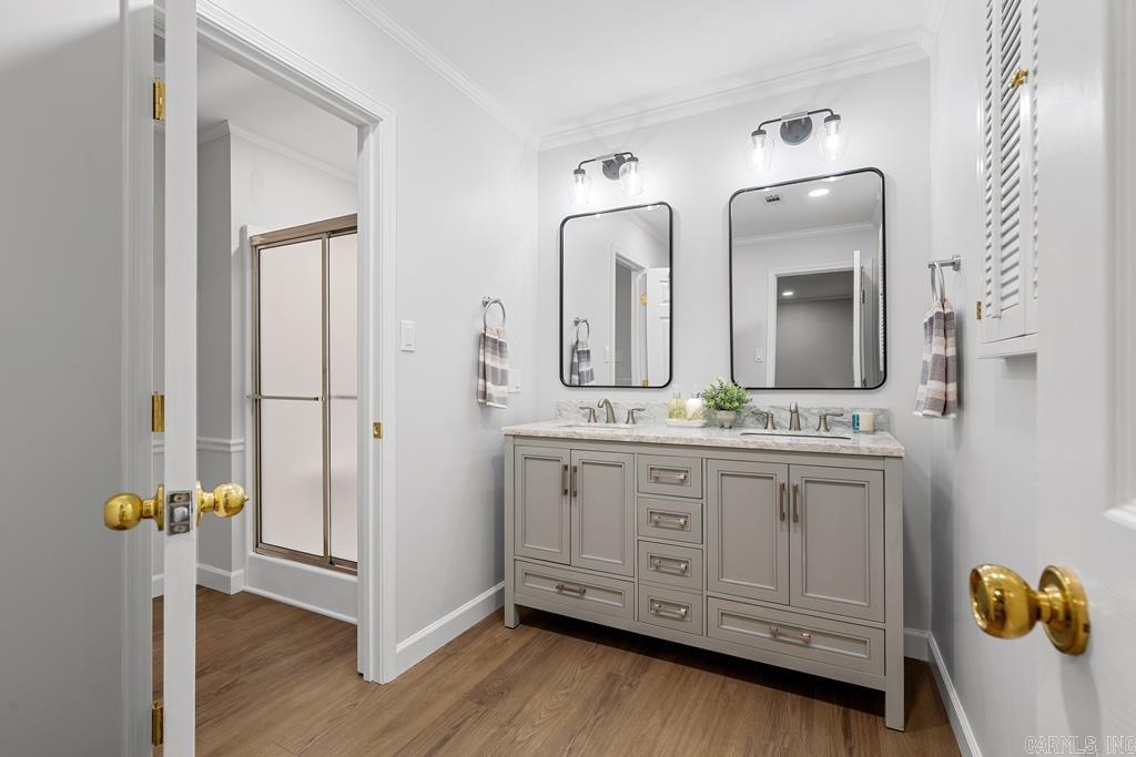 MEADOW-WOOD - Residential