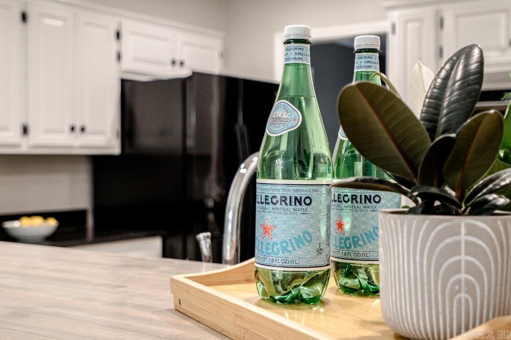 MEADOW-WOOD - Residential