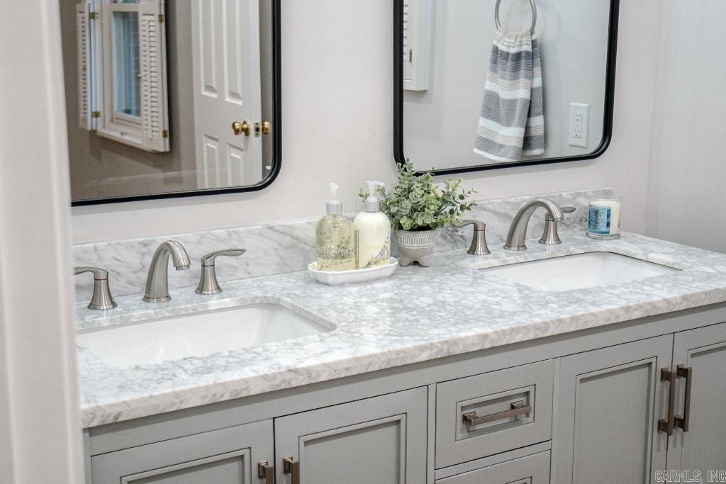 MEADOW-WOOD - Residential