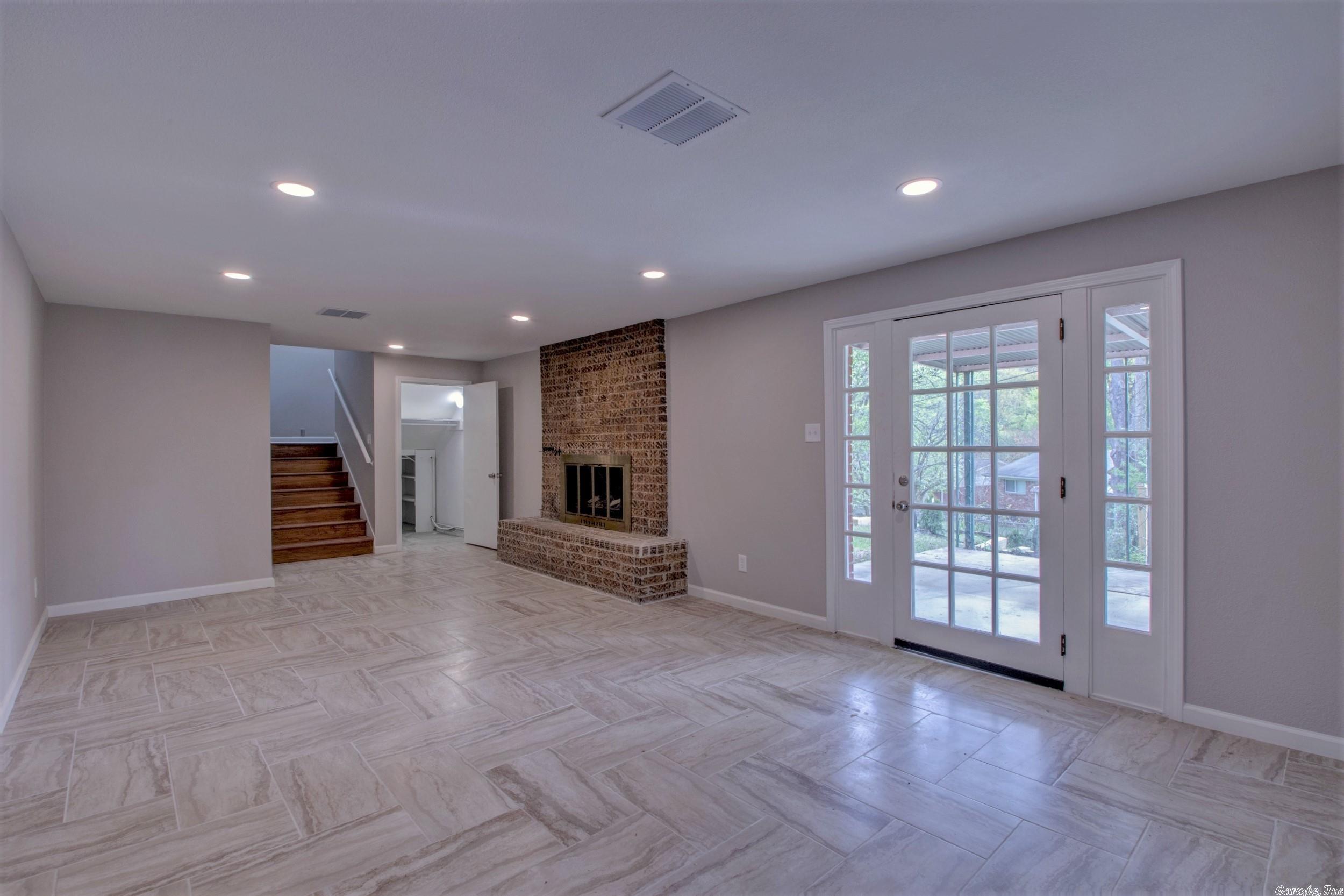 HALL PLAZA - Residential