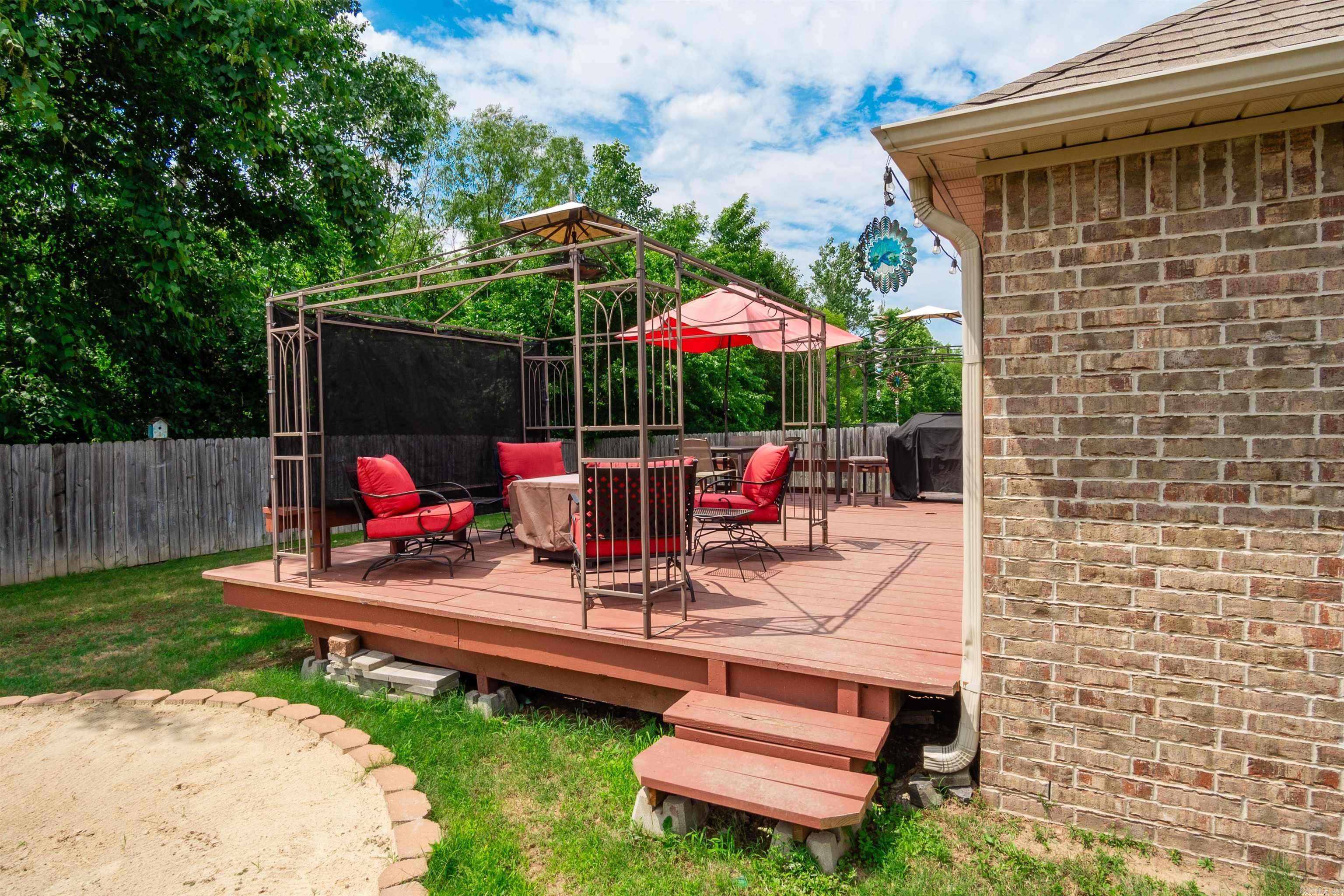 NORTH HILLS - Residential