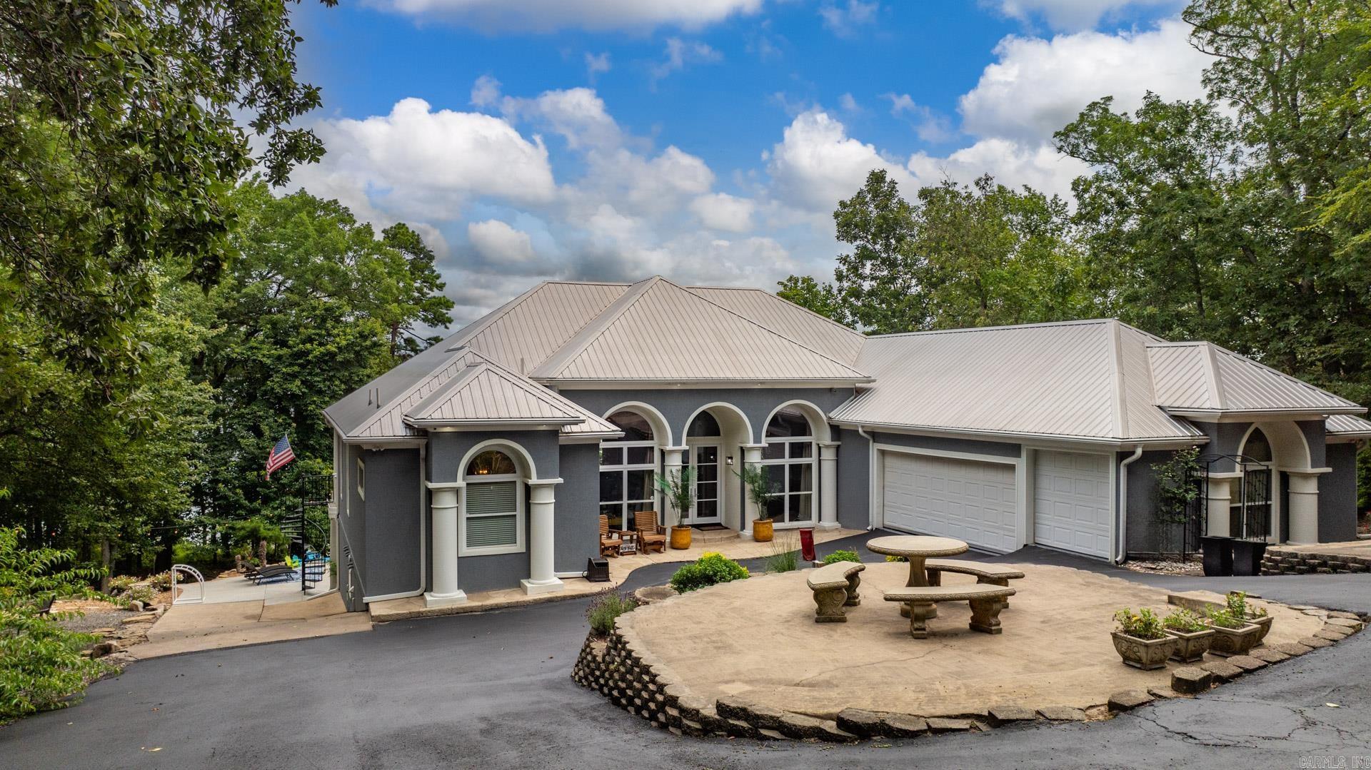 DIAMOND BLUFF ESTATES - Residential