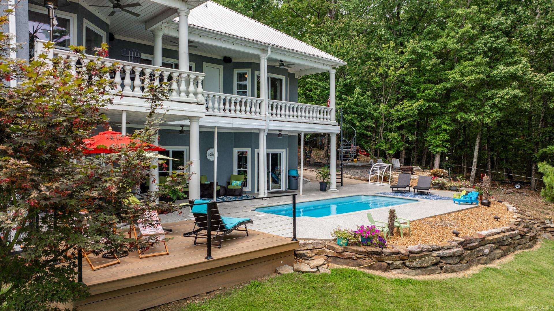 DIAMOND BLUFF ESTATES - Residential