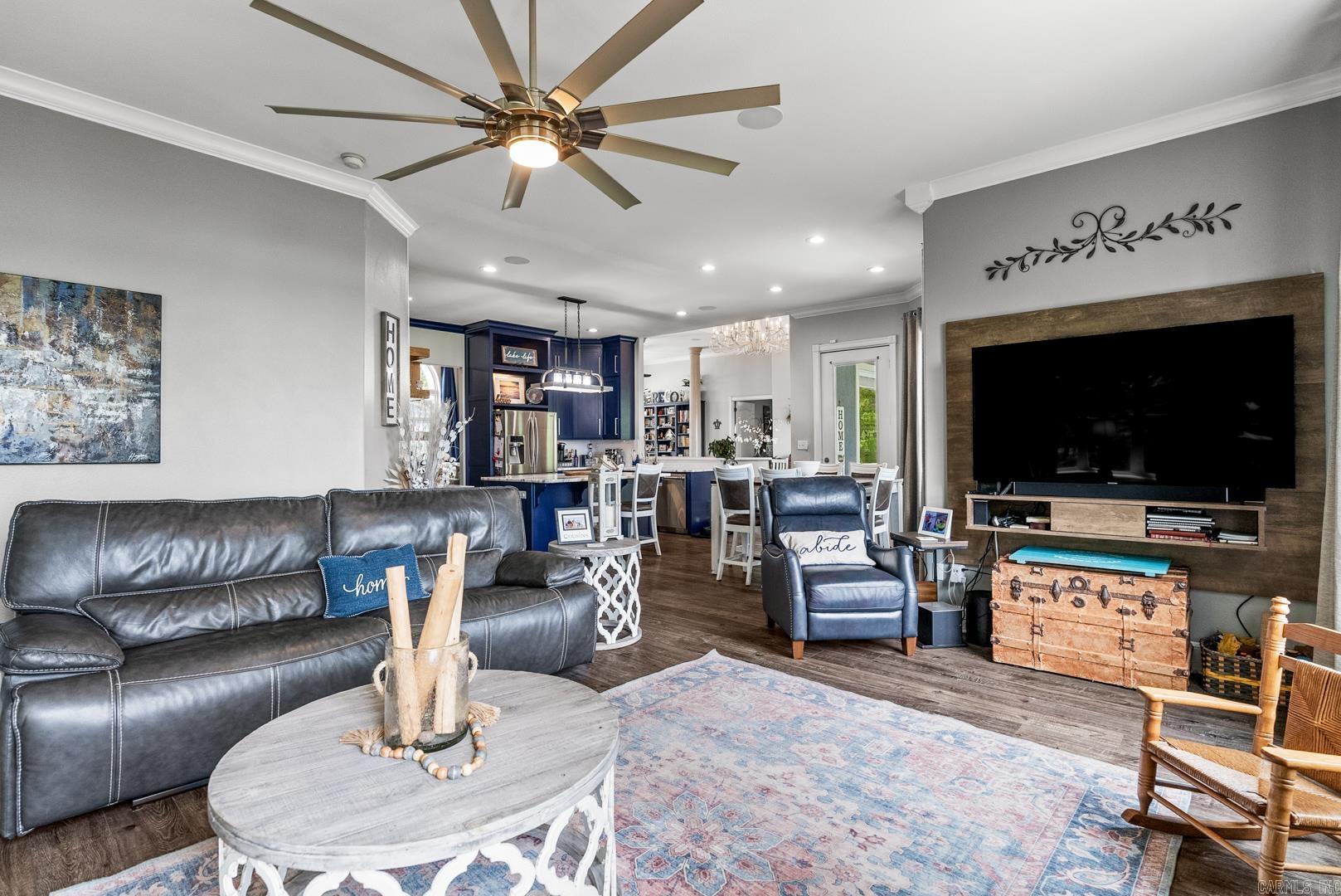 DIAMOND BLUFF ESTATES - Residential