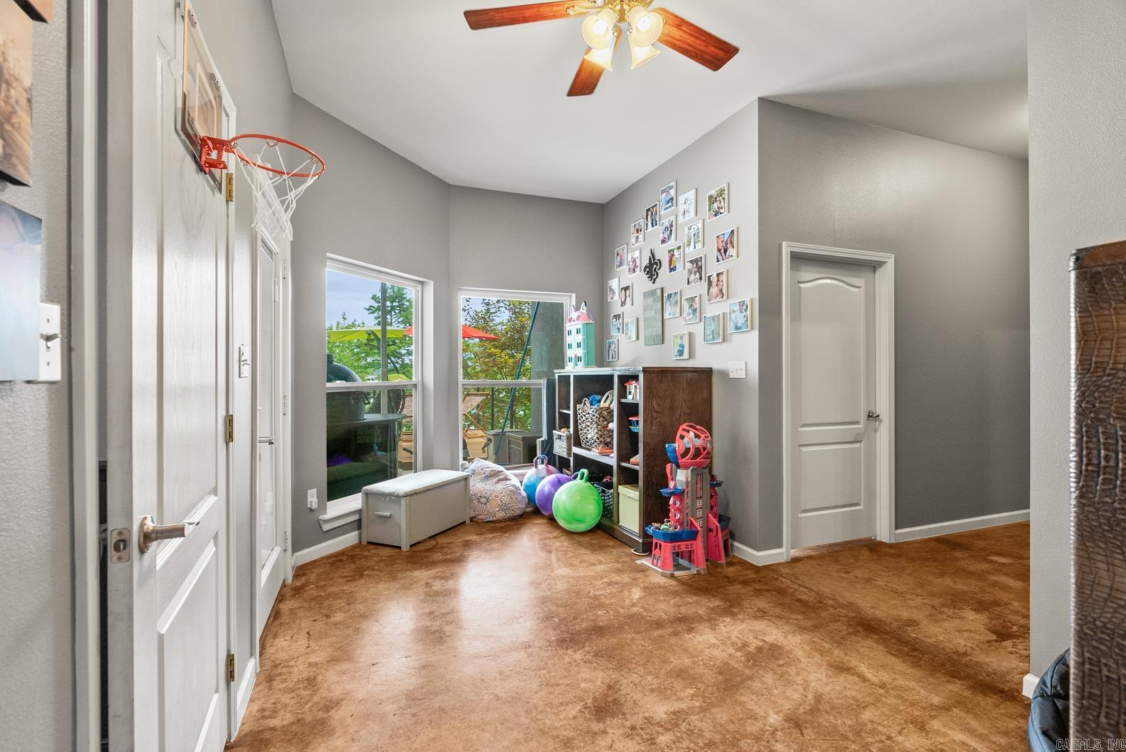 DIAMOND BLUFF ESTATES - Residential