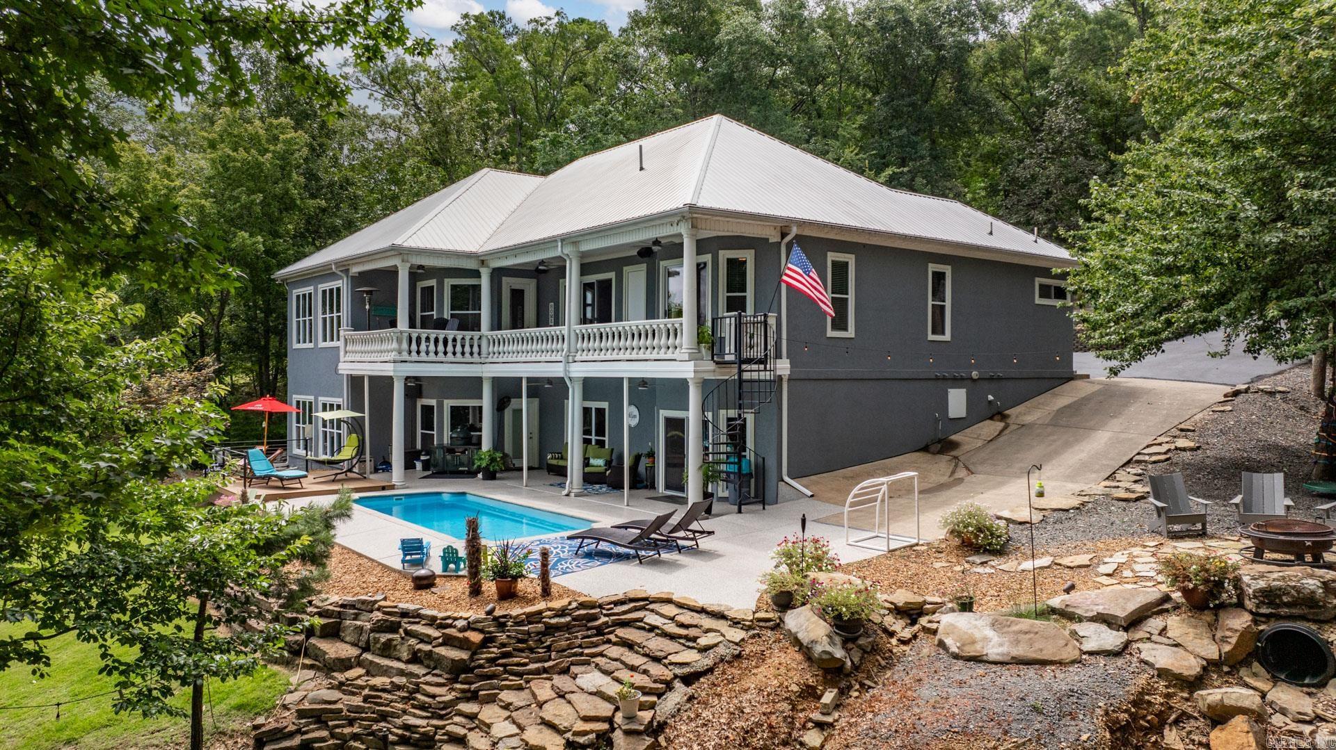 DIAMOND BLUFF ESTATES - Residential