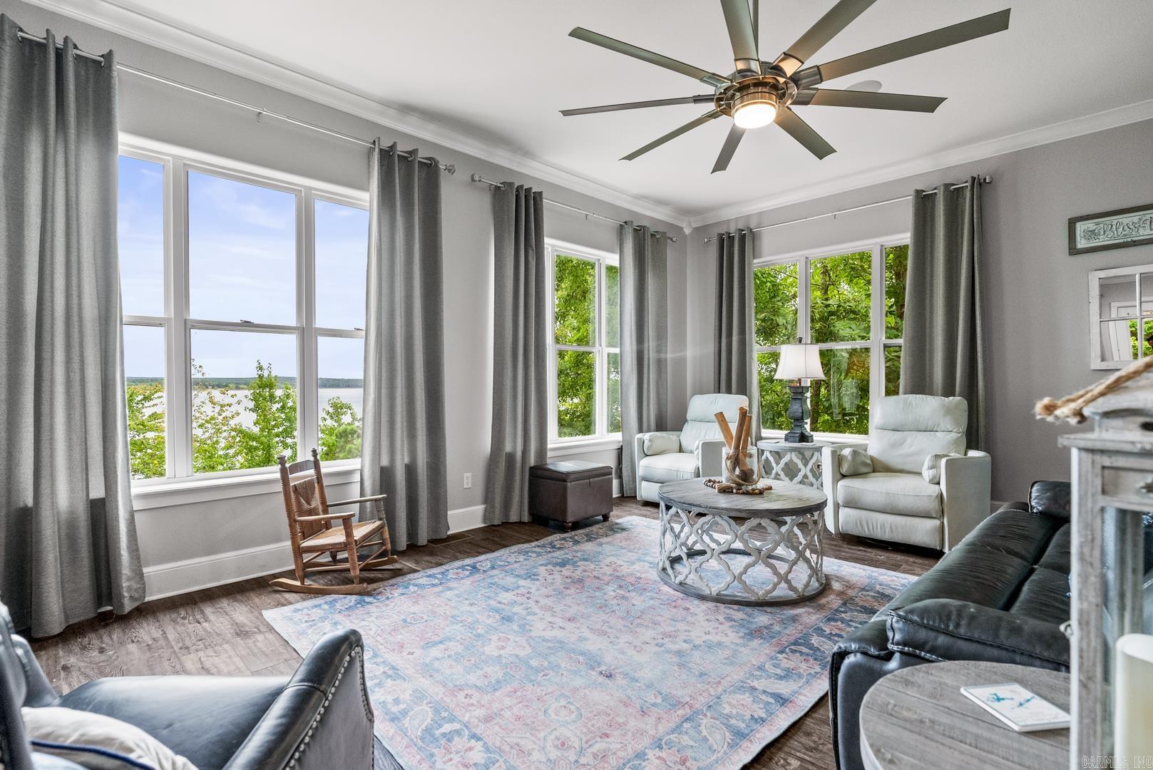 DIAMOND BLUFF ESTATES - Residential