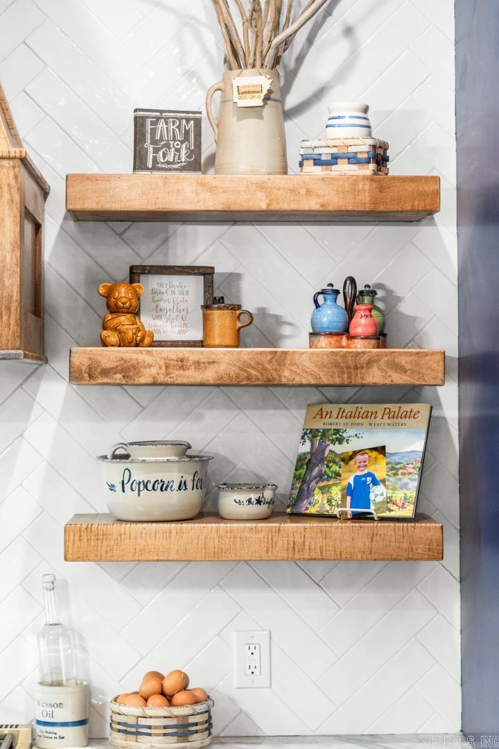 DIAMOND BLUFF ESTATES - Residential