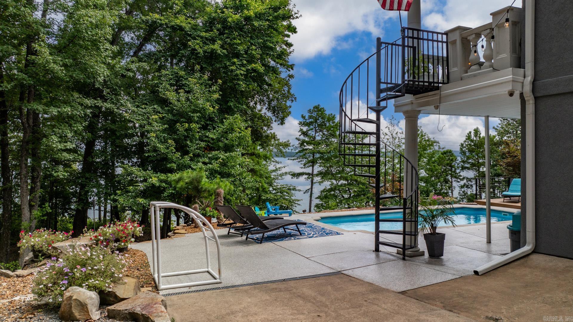 DIAMOND BLUFF ESTATES - Residential