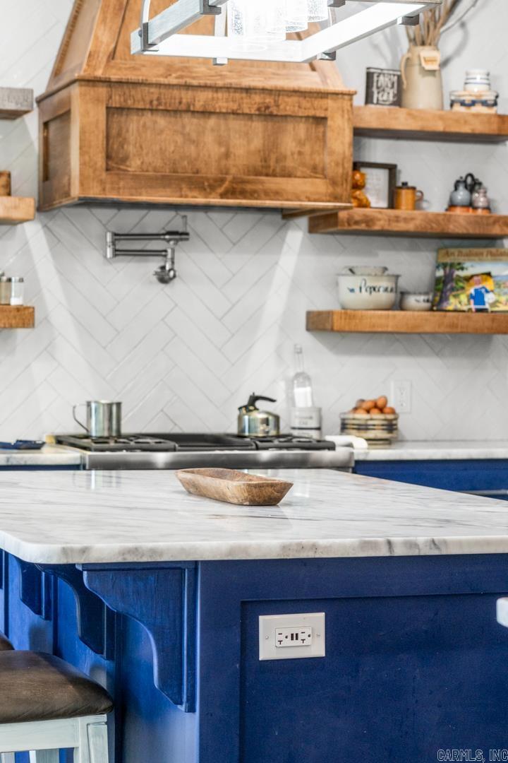 DIAMOND BLUFF ESTATES - Residential