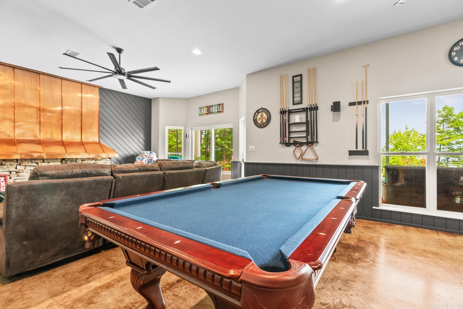 DIAMOND BLUFF ESTATES - Residential