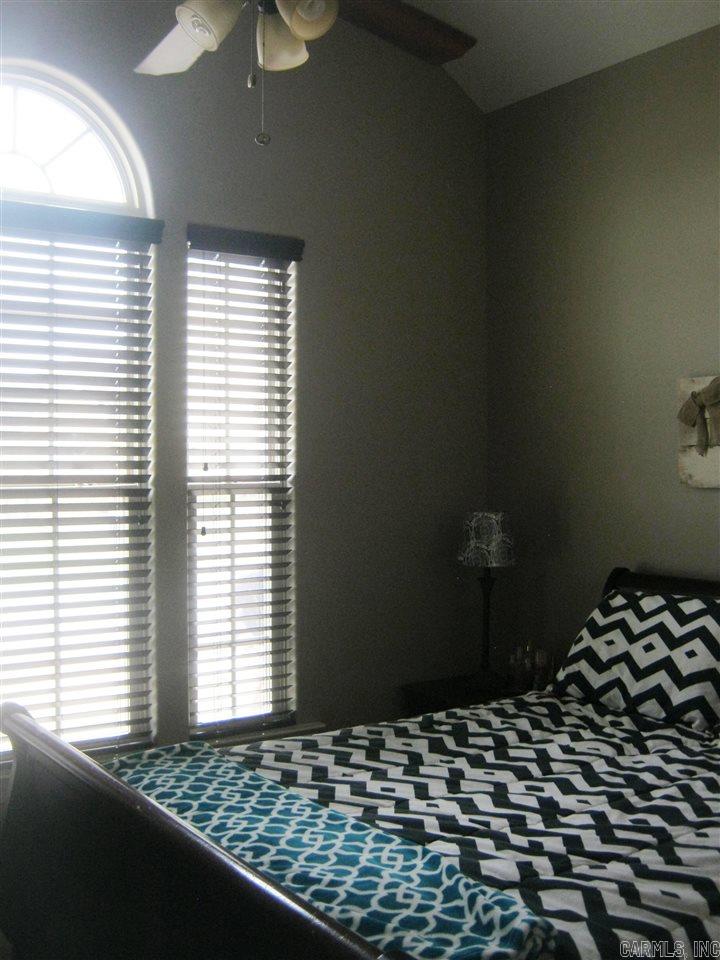 OAK GLENN - Residential