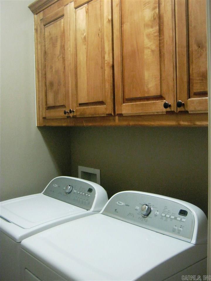 OAK GLENN - Residential