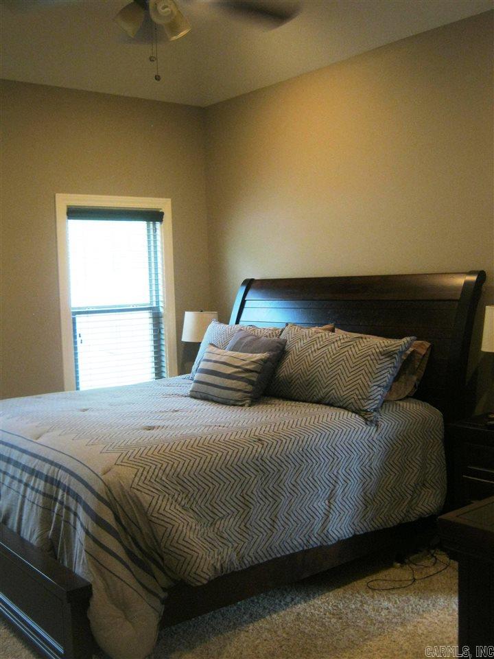 OAK GLENN - Residential