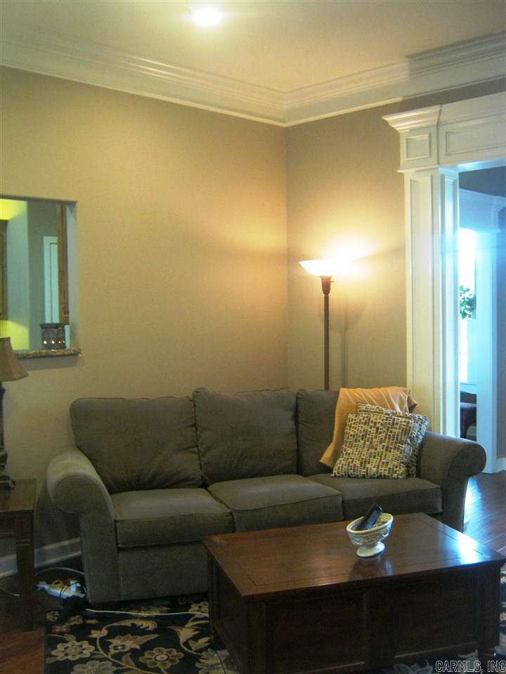 OAK GLENN - Residential