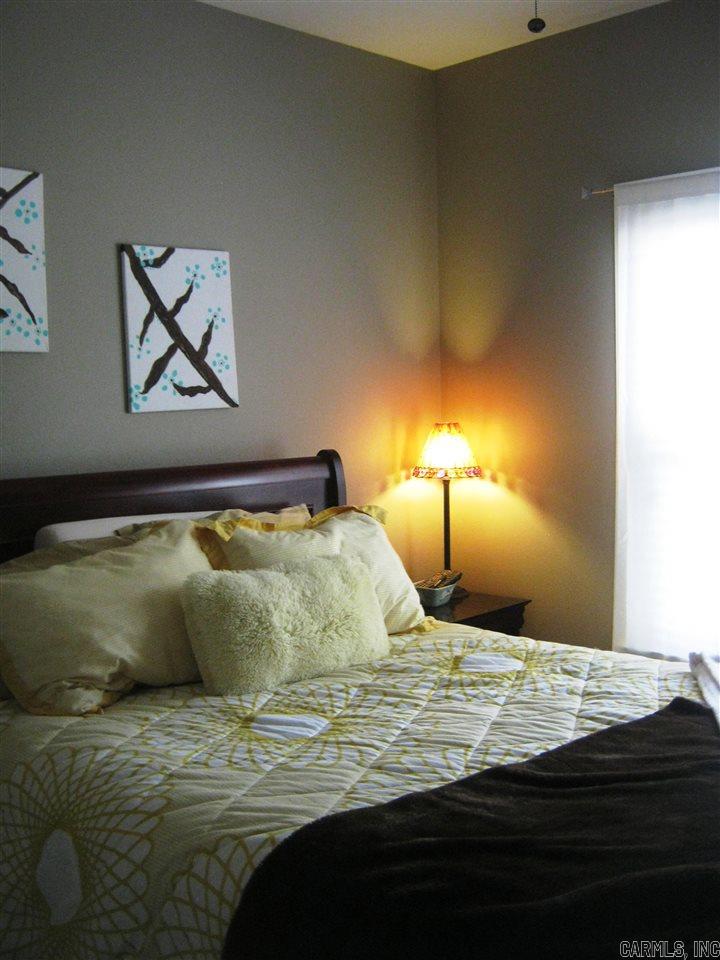 OAK GLENN - Residential