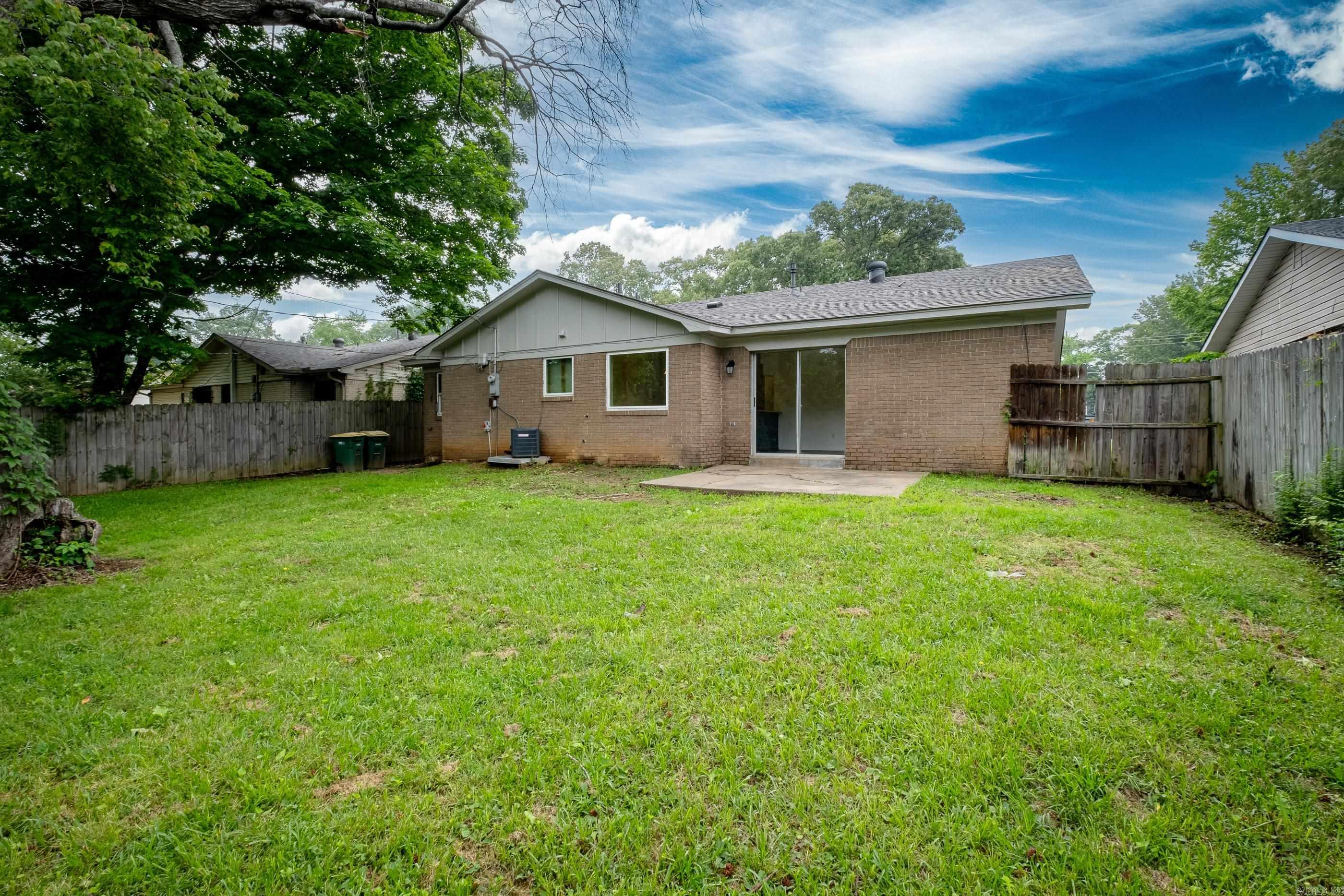 NORTH HILLS MANOR - Residential