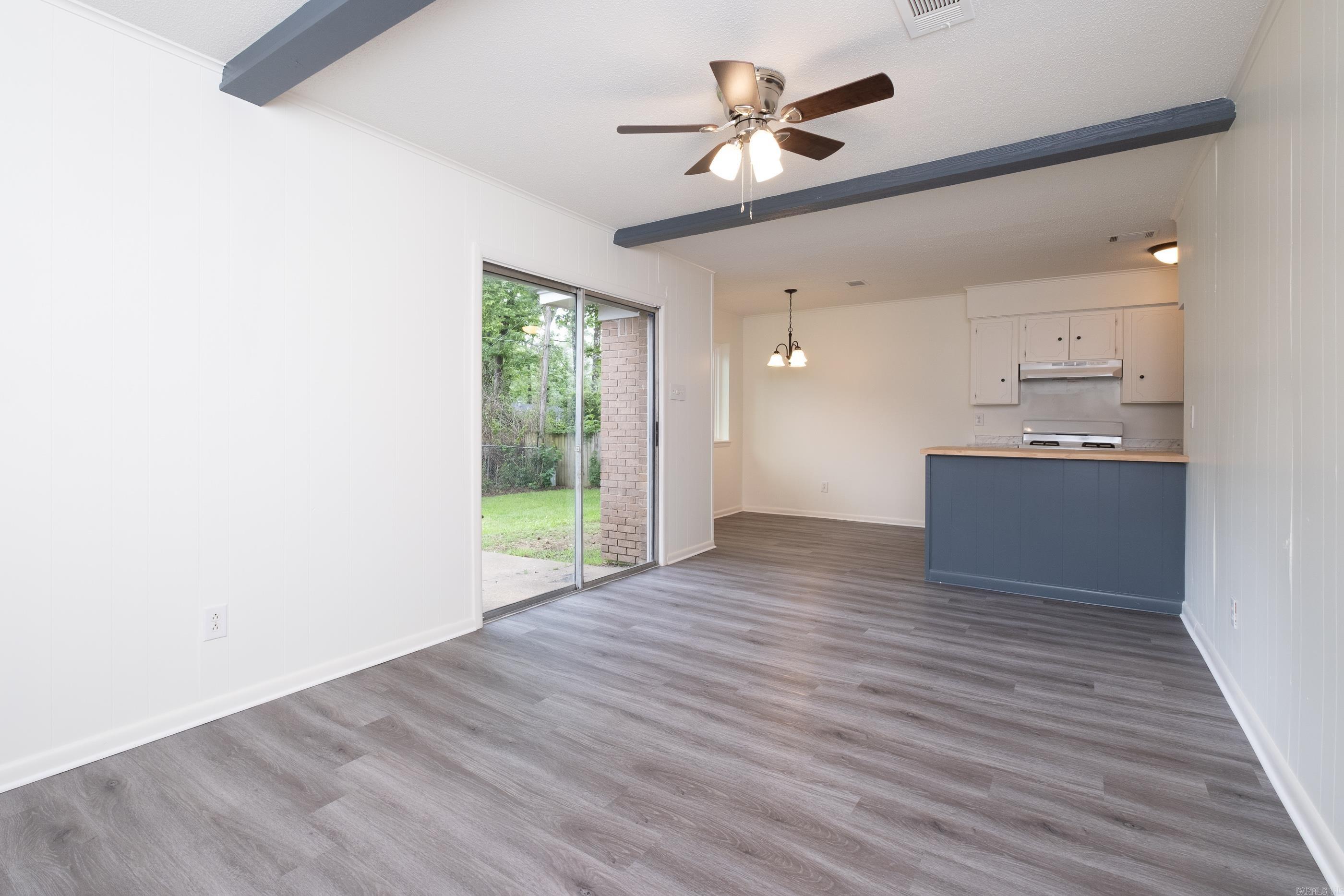 NORTH HILLS MANOR - Residential