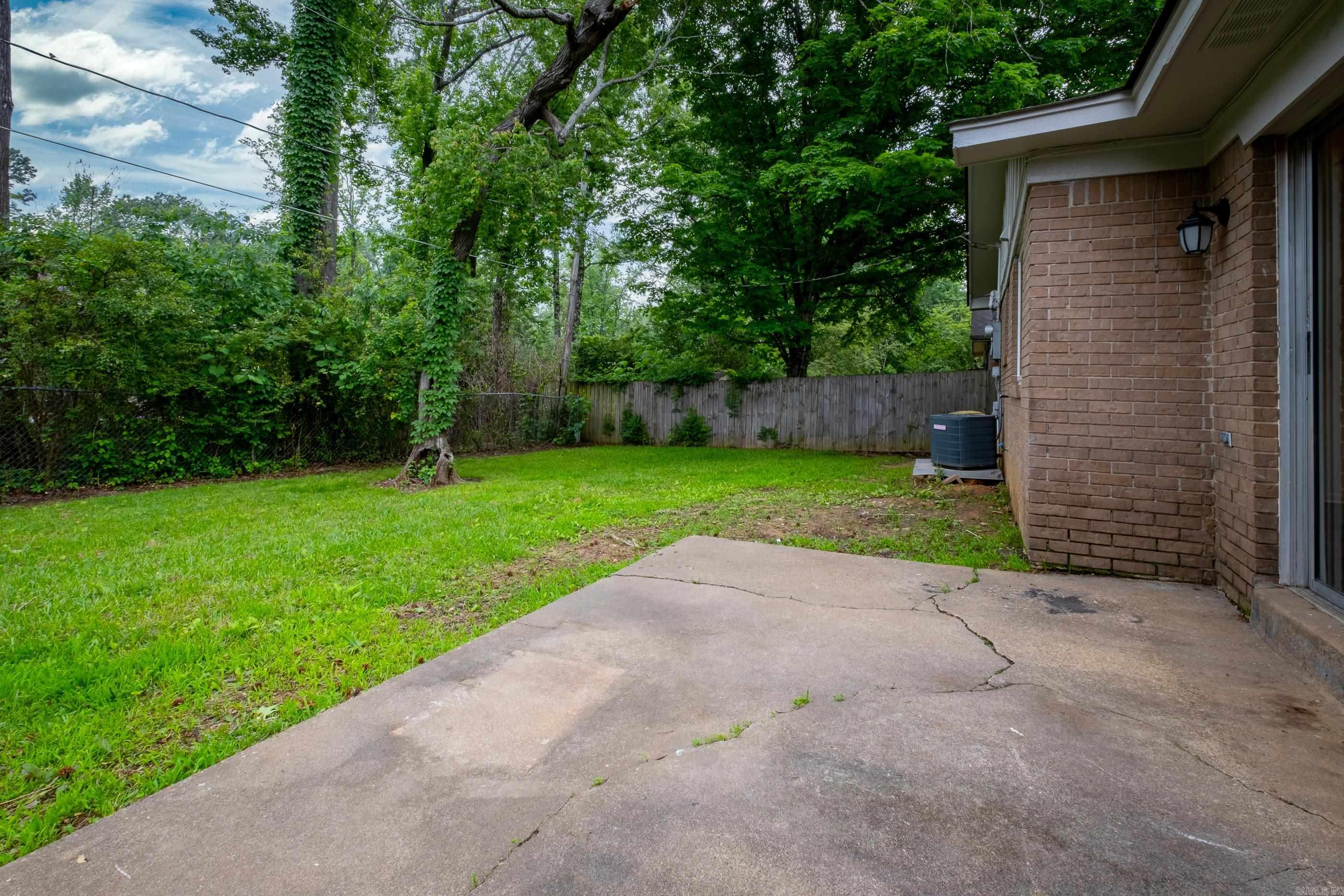 NORTH HILLS MANOR - Residential