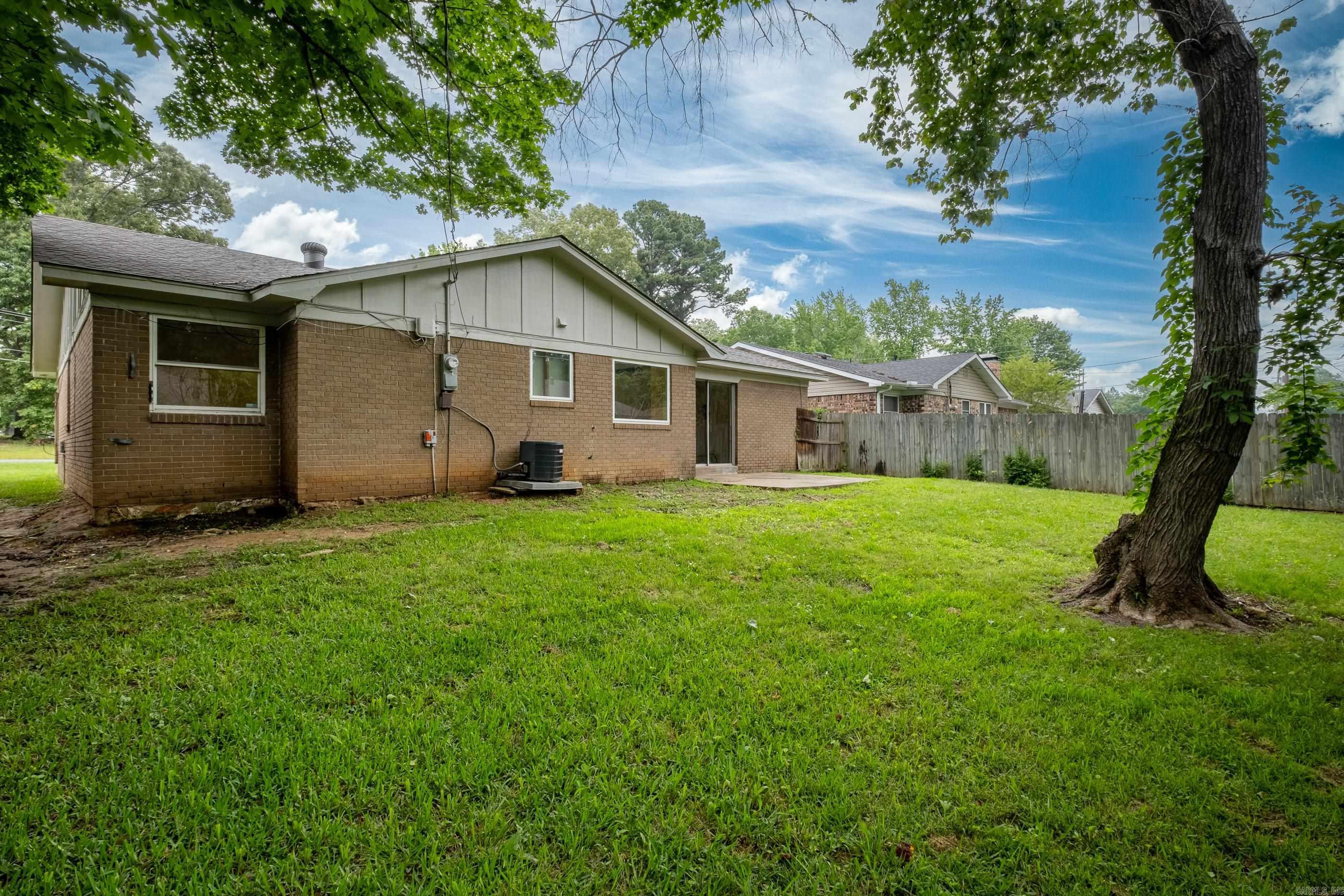 NORTH HILLS MANOR - Residential