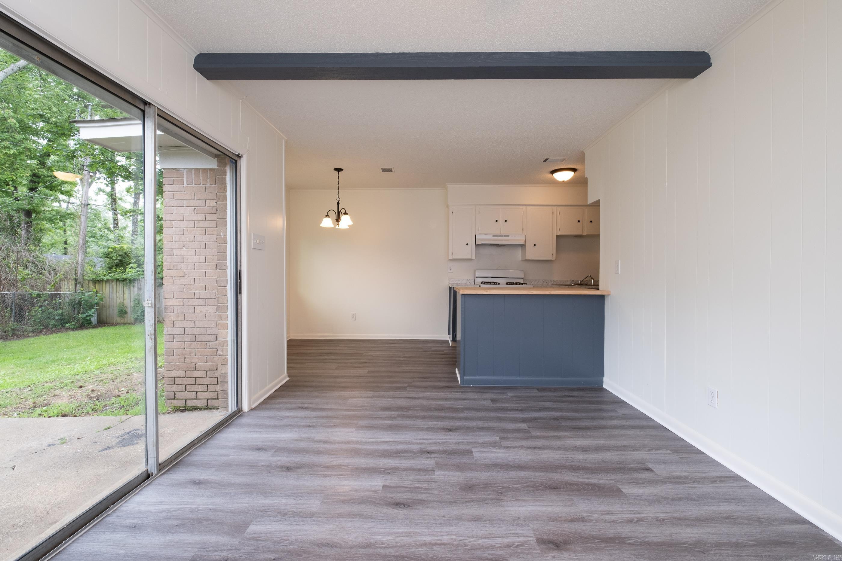 NORTH HILLS MANOR - Residential