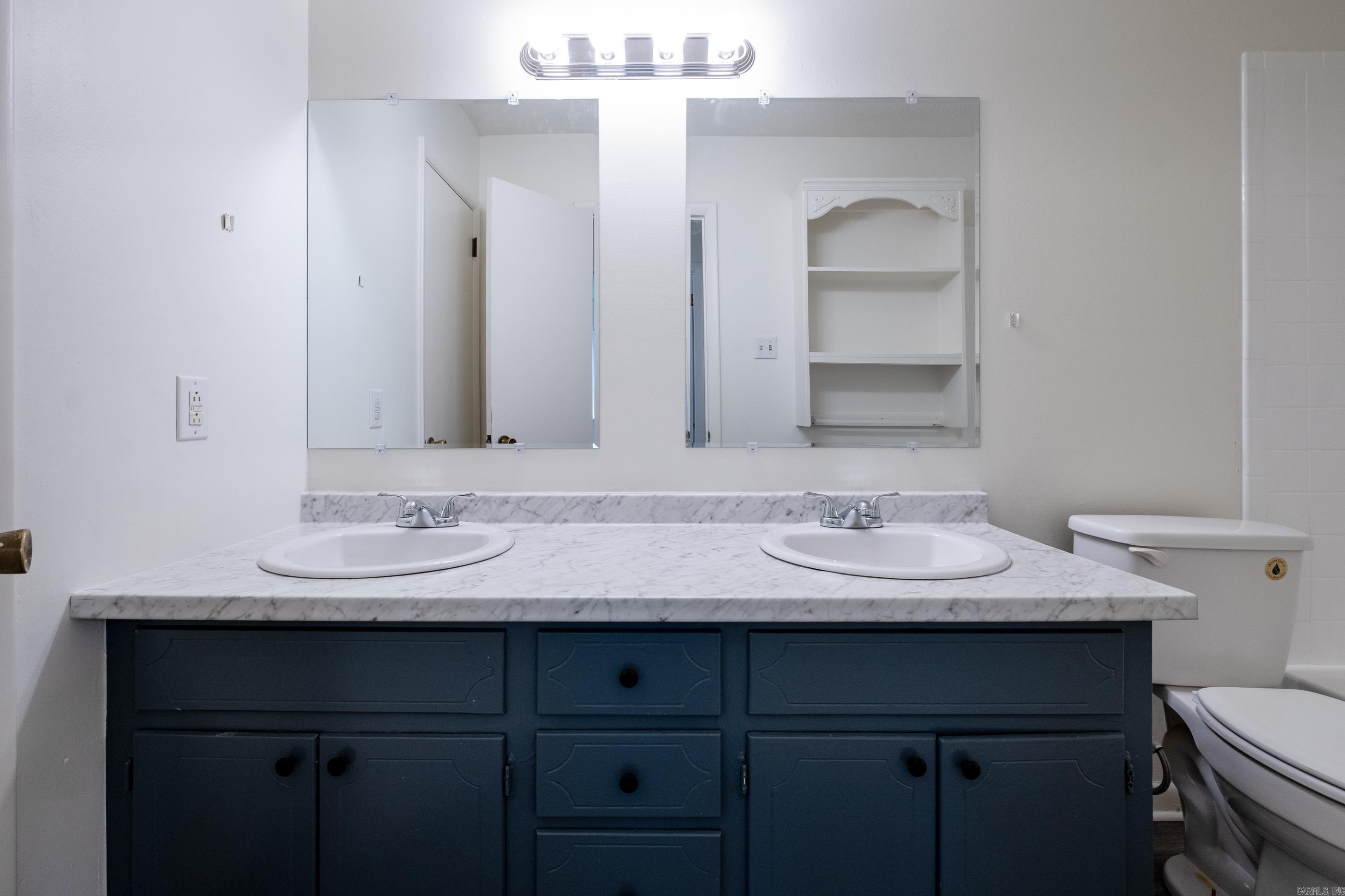 NORTH HILLS MANOR - Residential