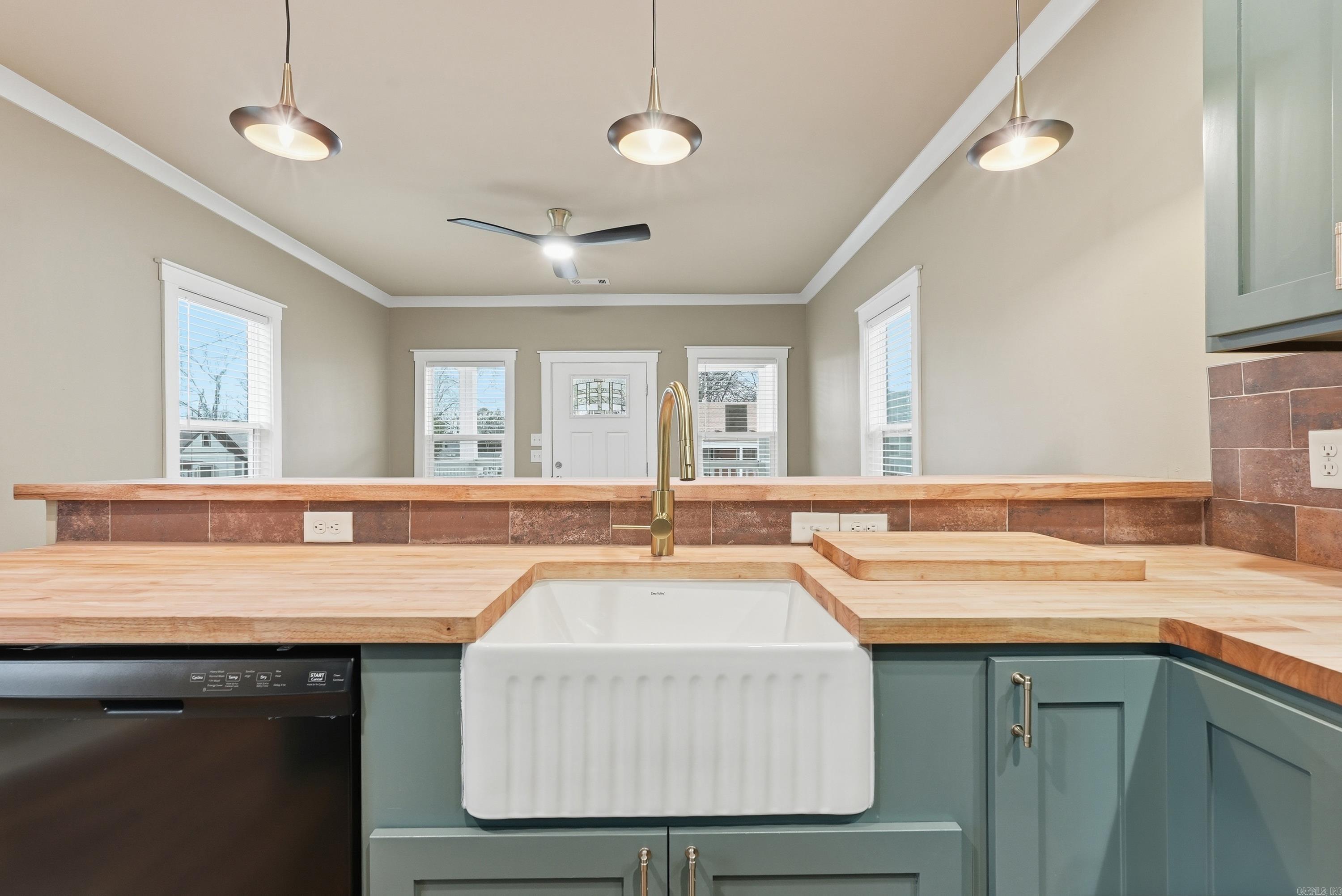 FOREST HILLS - Residential