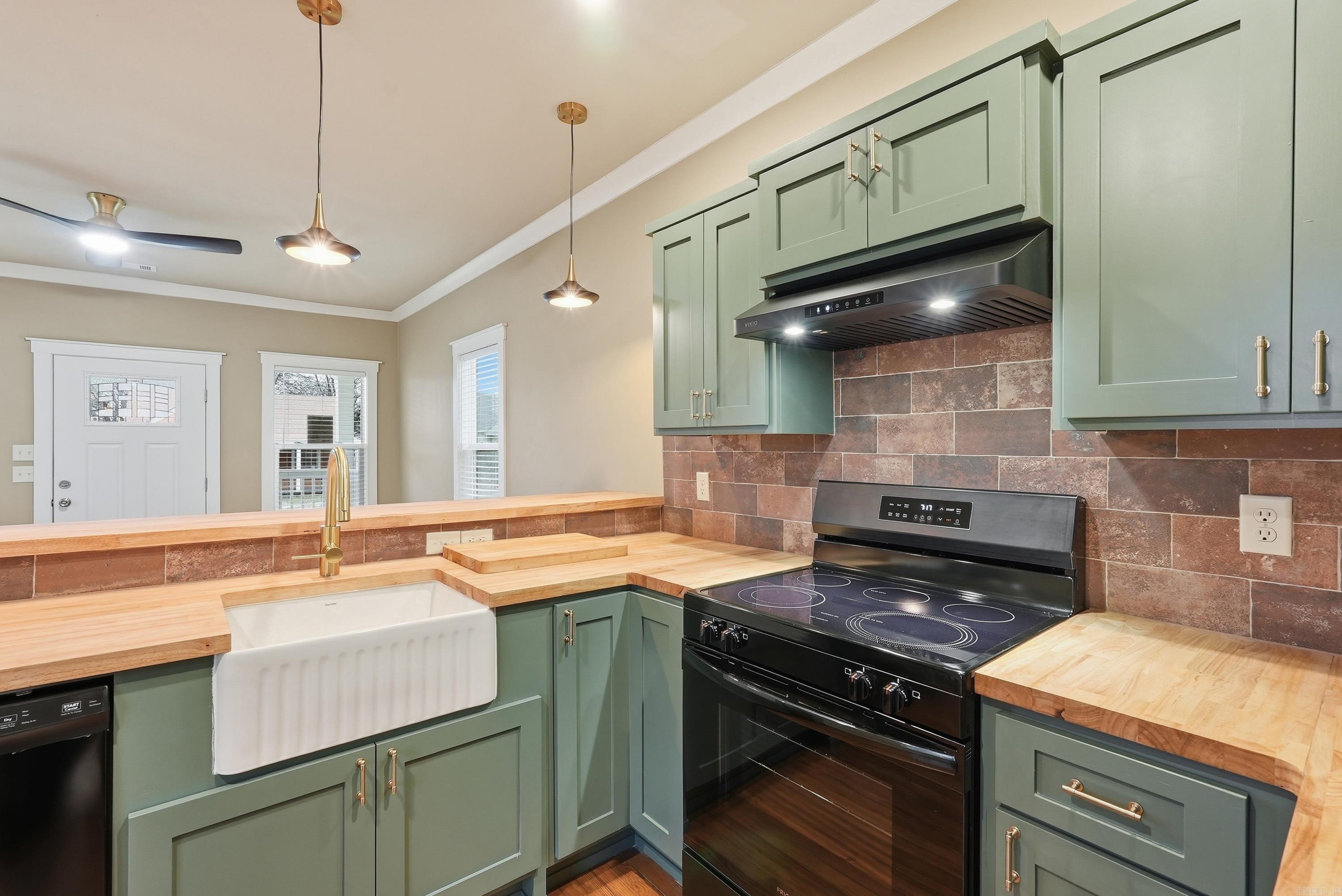 FOREST HILLS - Residential