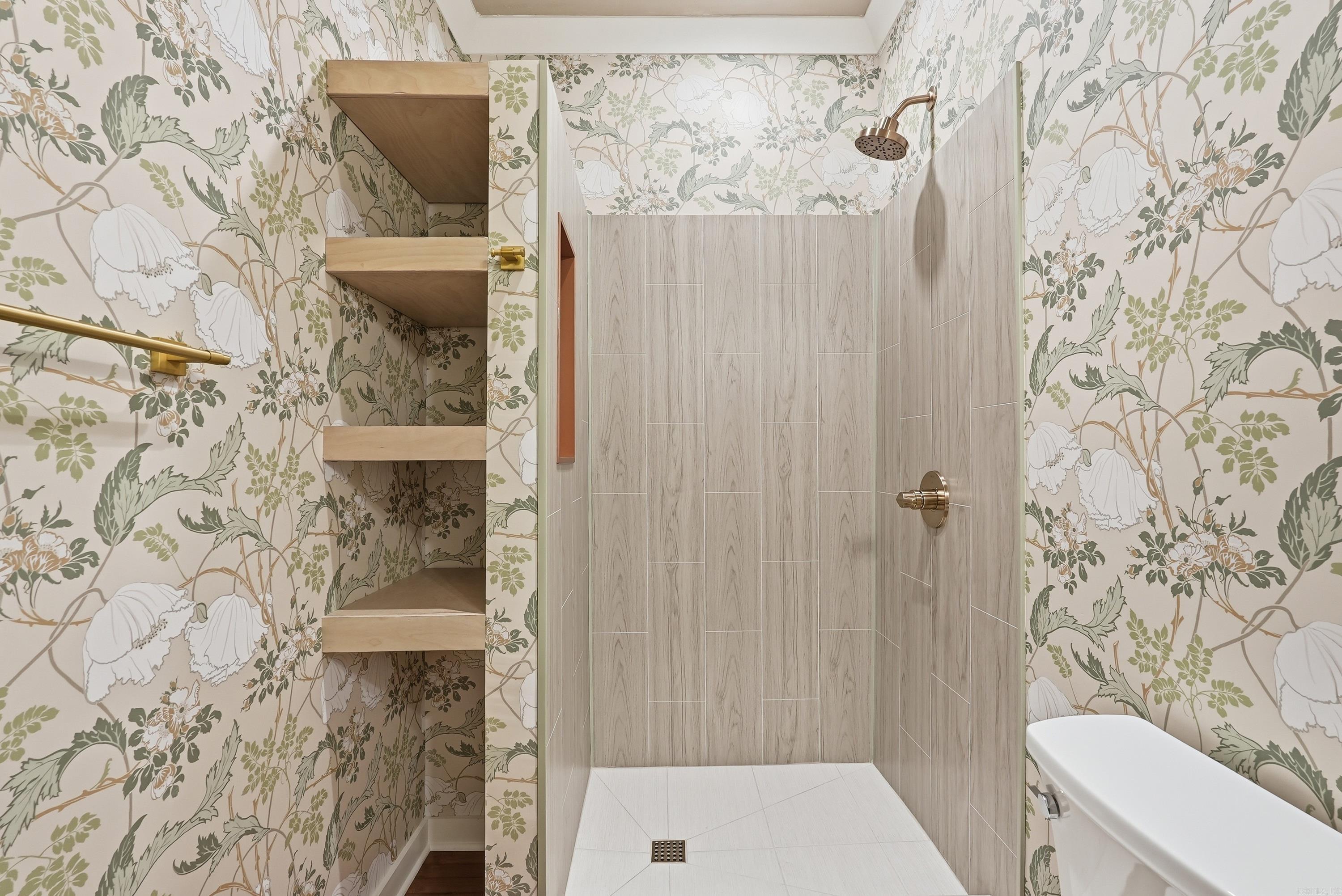 FOREST HILLS - Residential