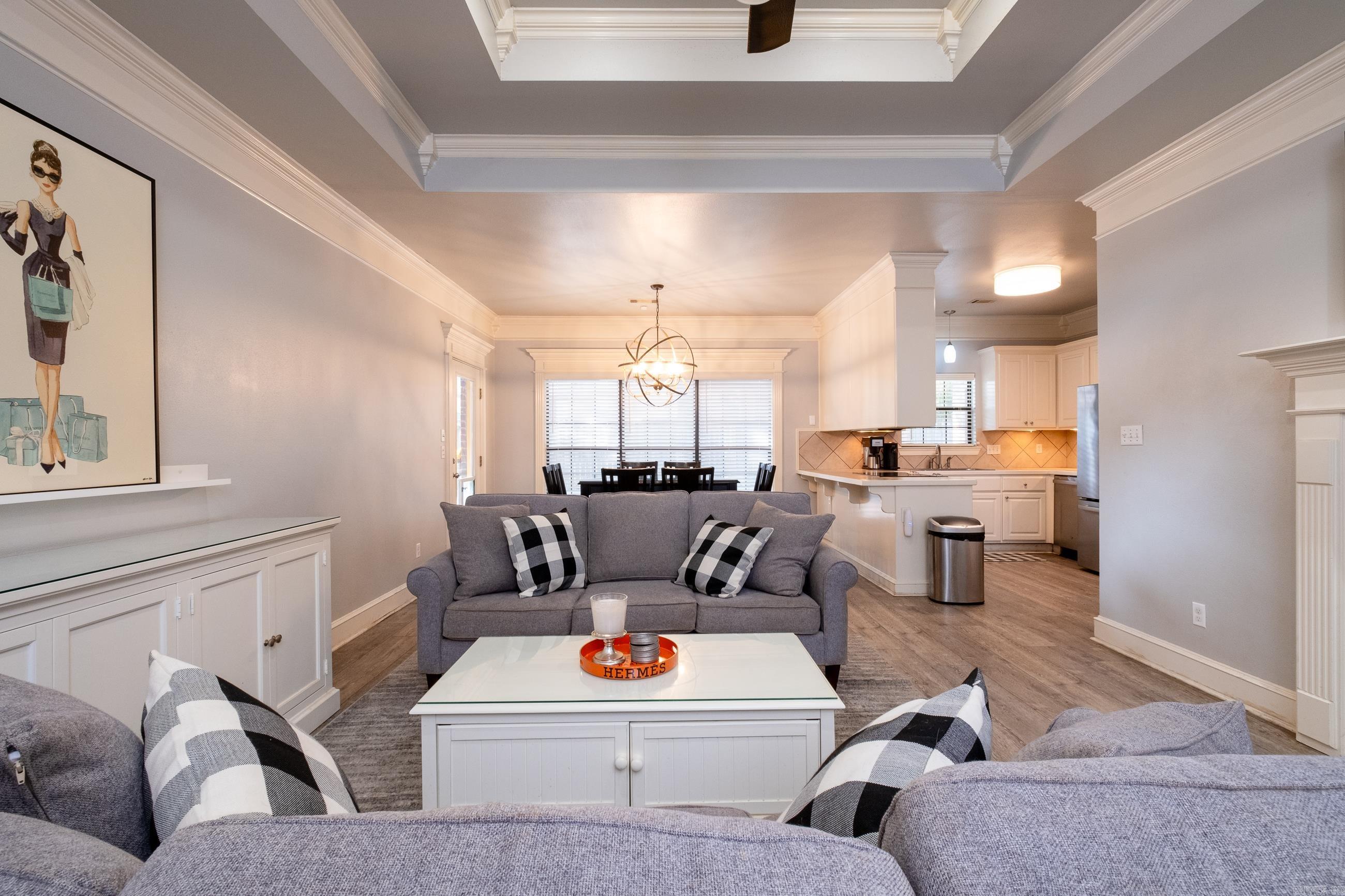 COUNTRY CLUB OF ARK THE - Residential